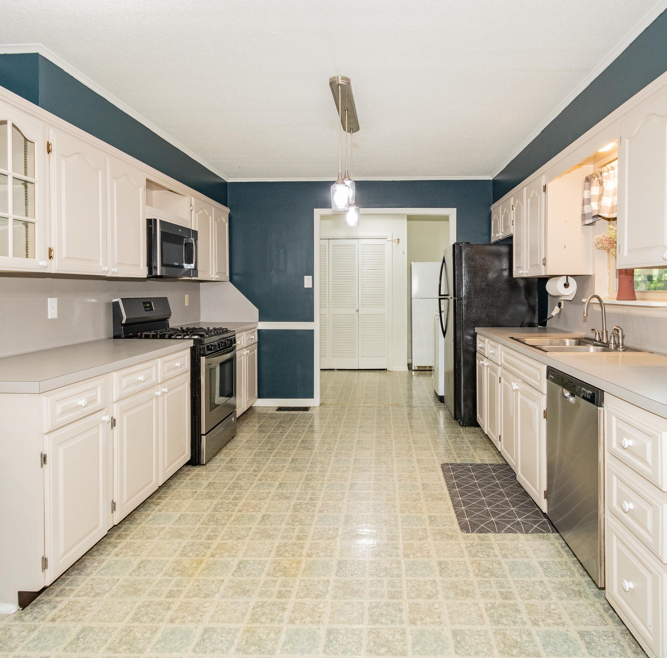 SOUTHERN HILLS - Residential