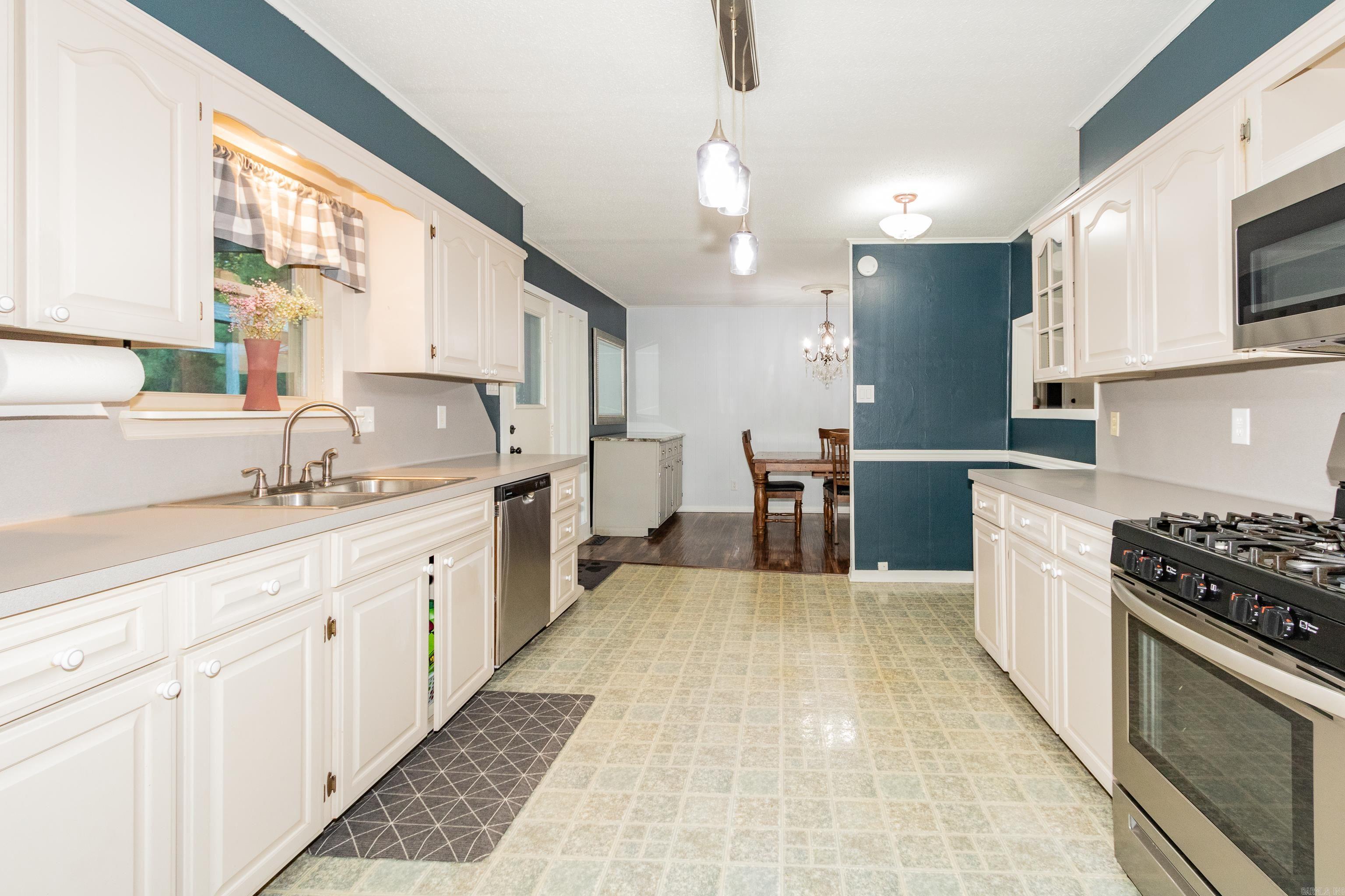 SOUTHERN HILLS - Residential