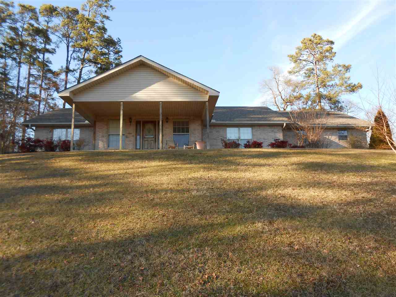 Cute 3 BR 2 Bath, Double Enclosed Garage.  Built in Jennaire appliances in kitchen.