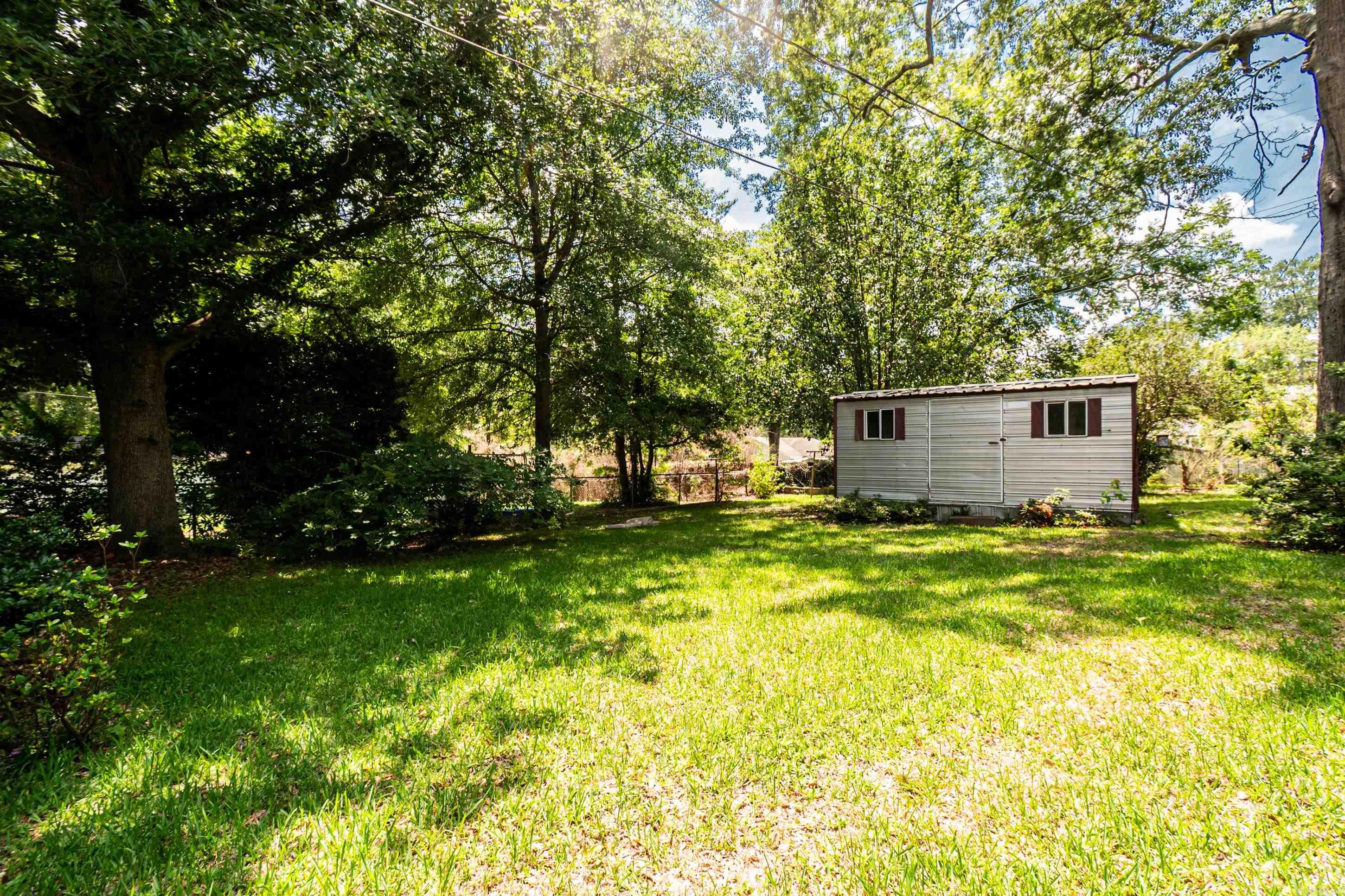 THOMPSON HEIGHTS - Residential