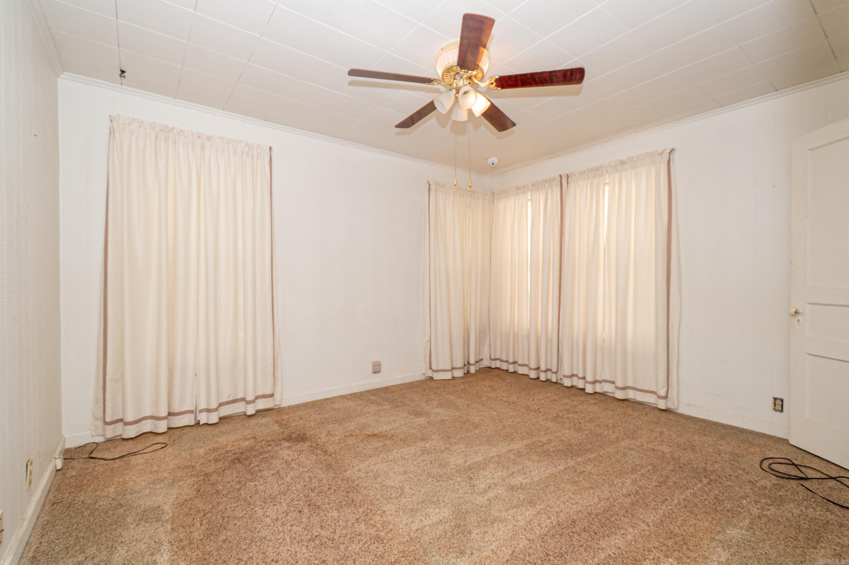 THOMPSON HEIGHTS - Residential