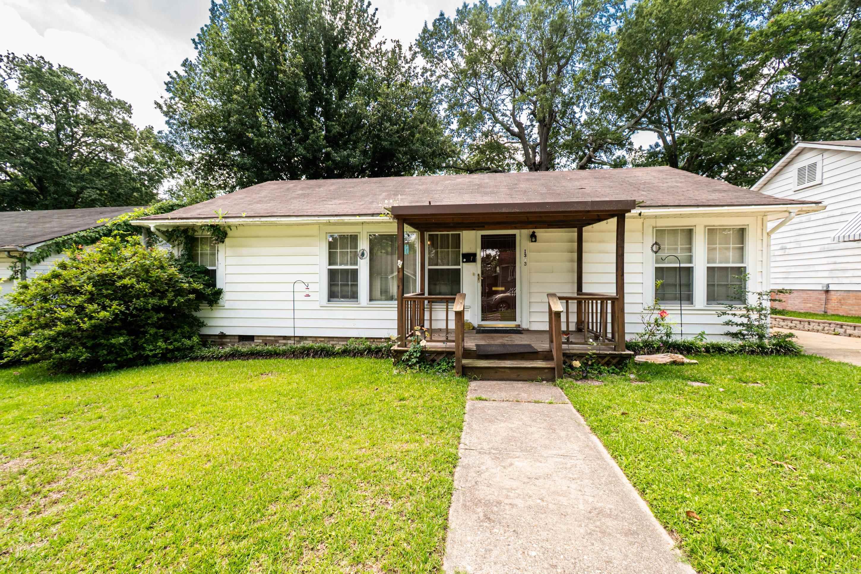 THOMPSON HEIGHTS - Residential