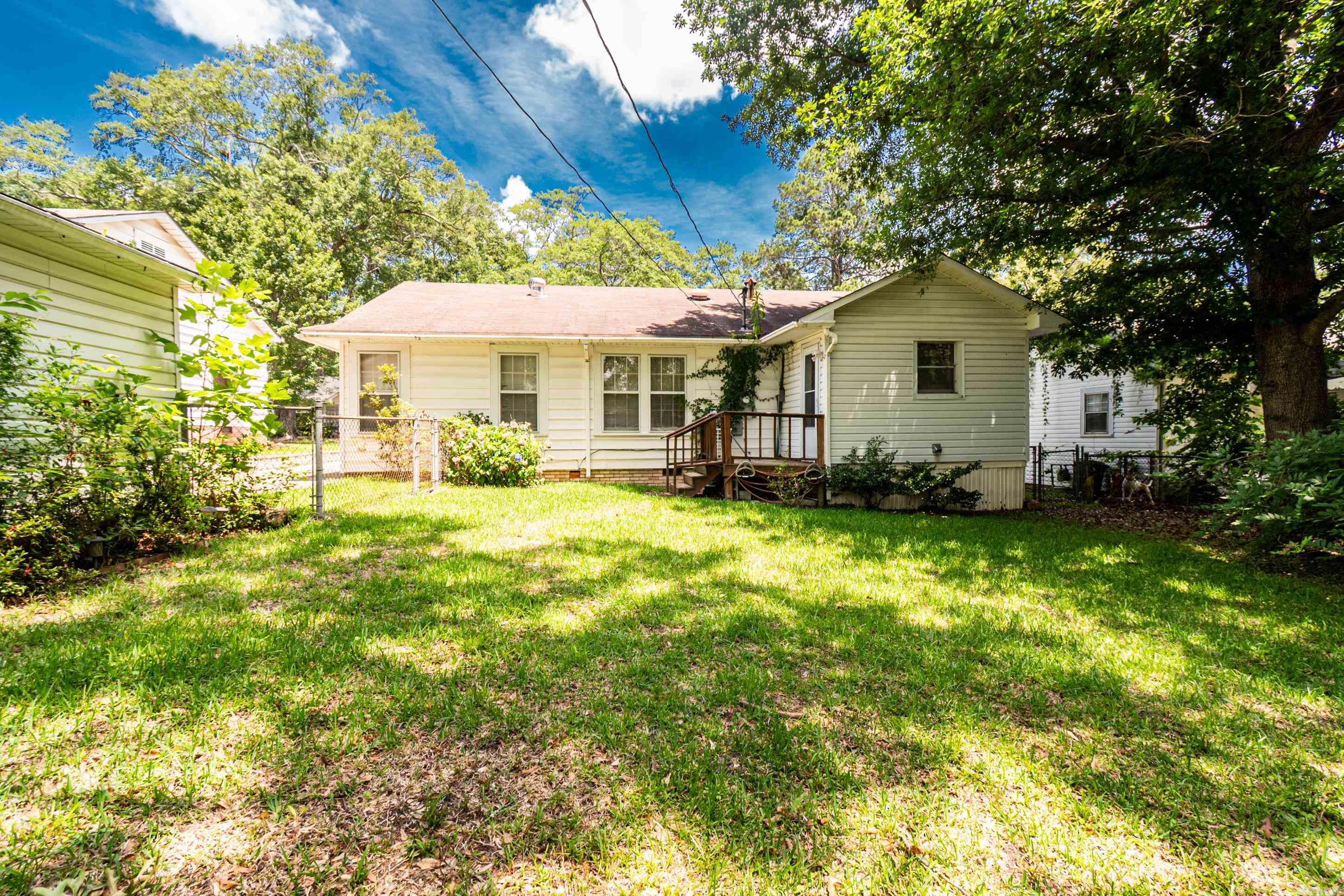 THOMPSON HEIGHTS - Residential