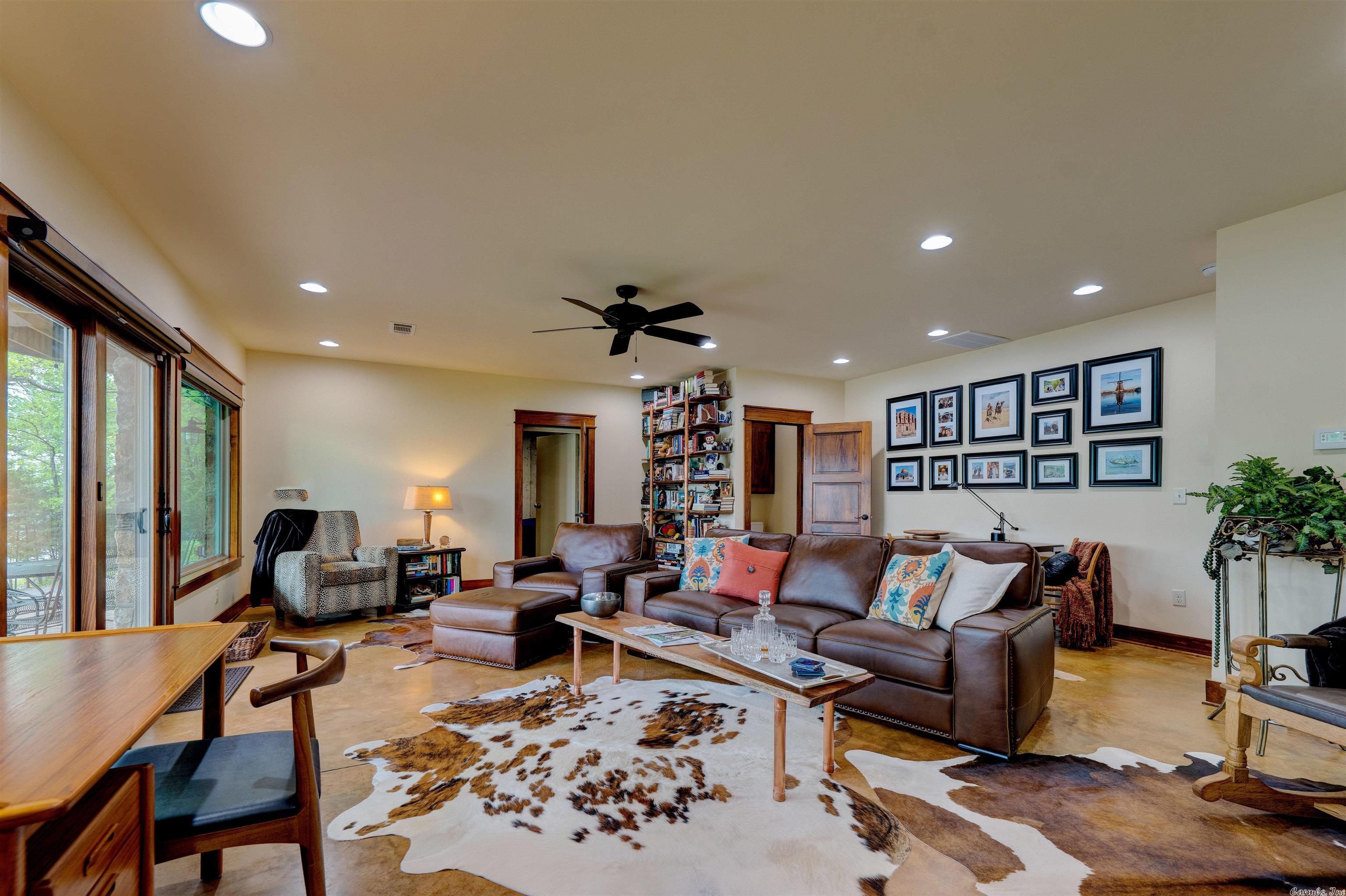 BELMONT ACRES - LAKE - Residential
