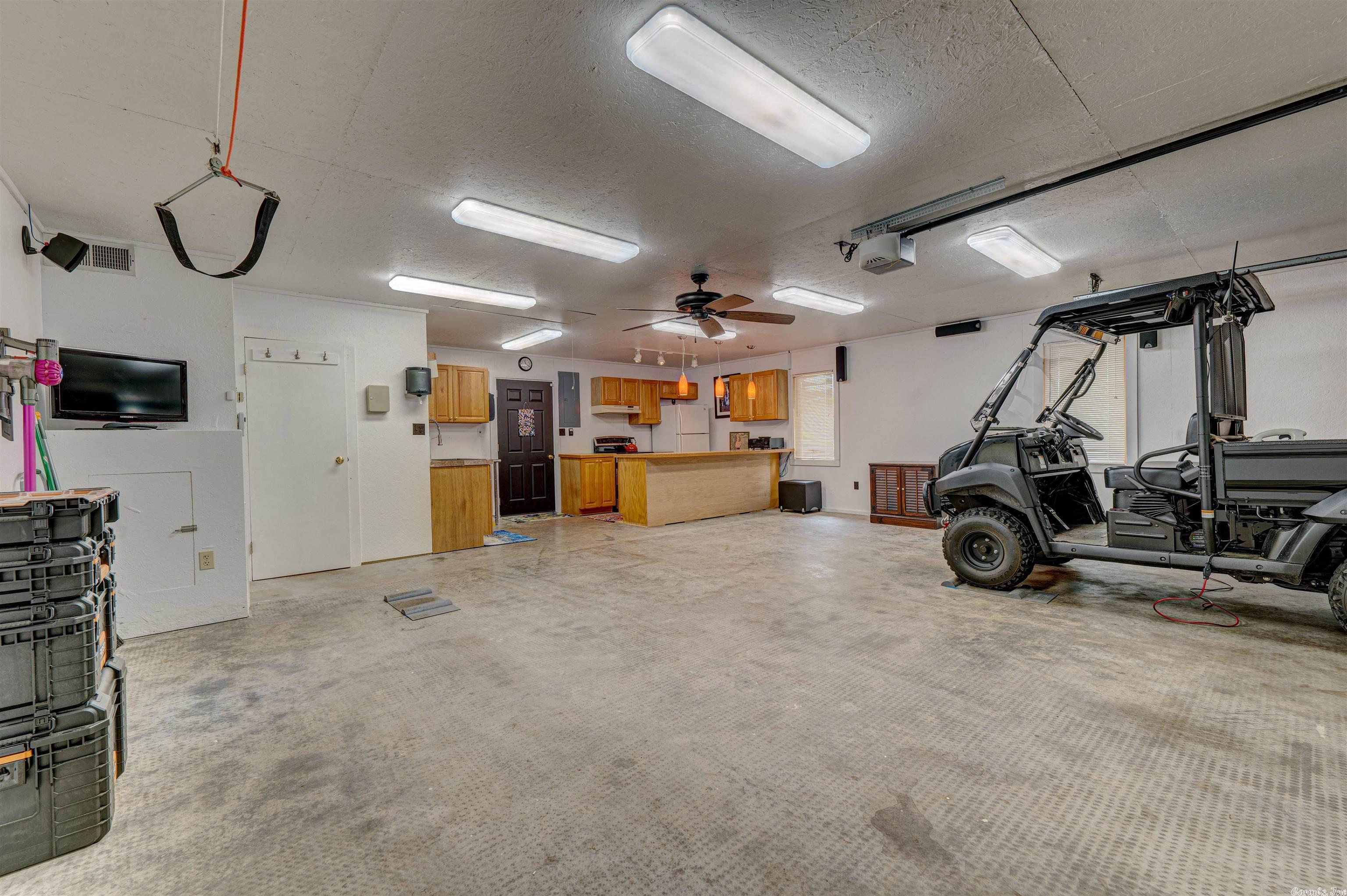 BELMONT ACRES - LAKE - Residential