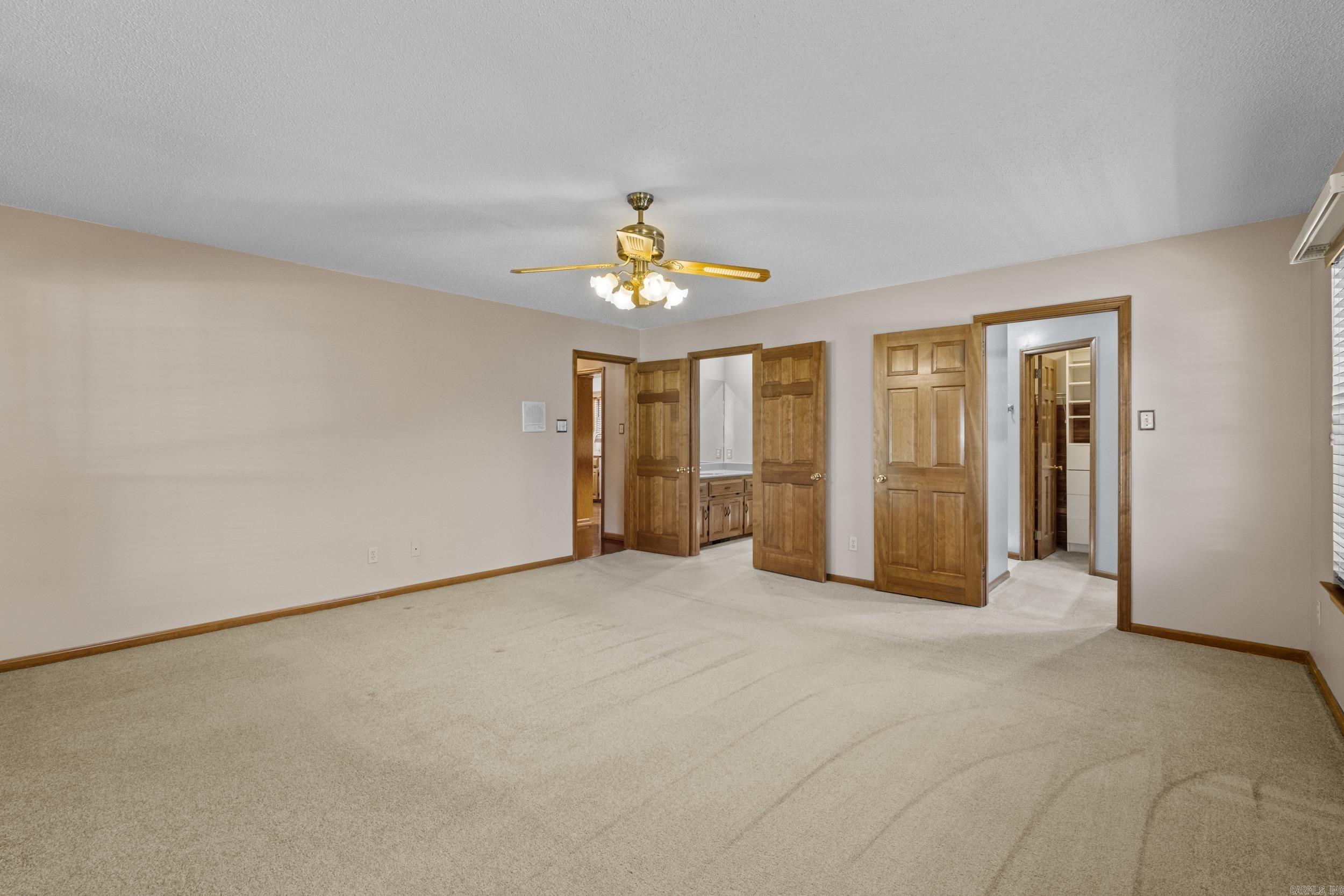 EAST MEADOW - Residential