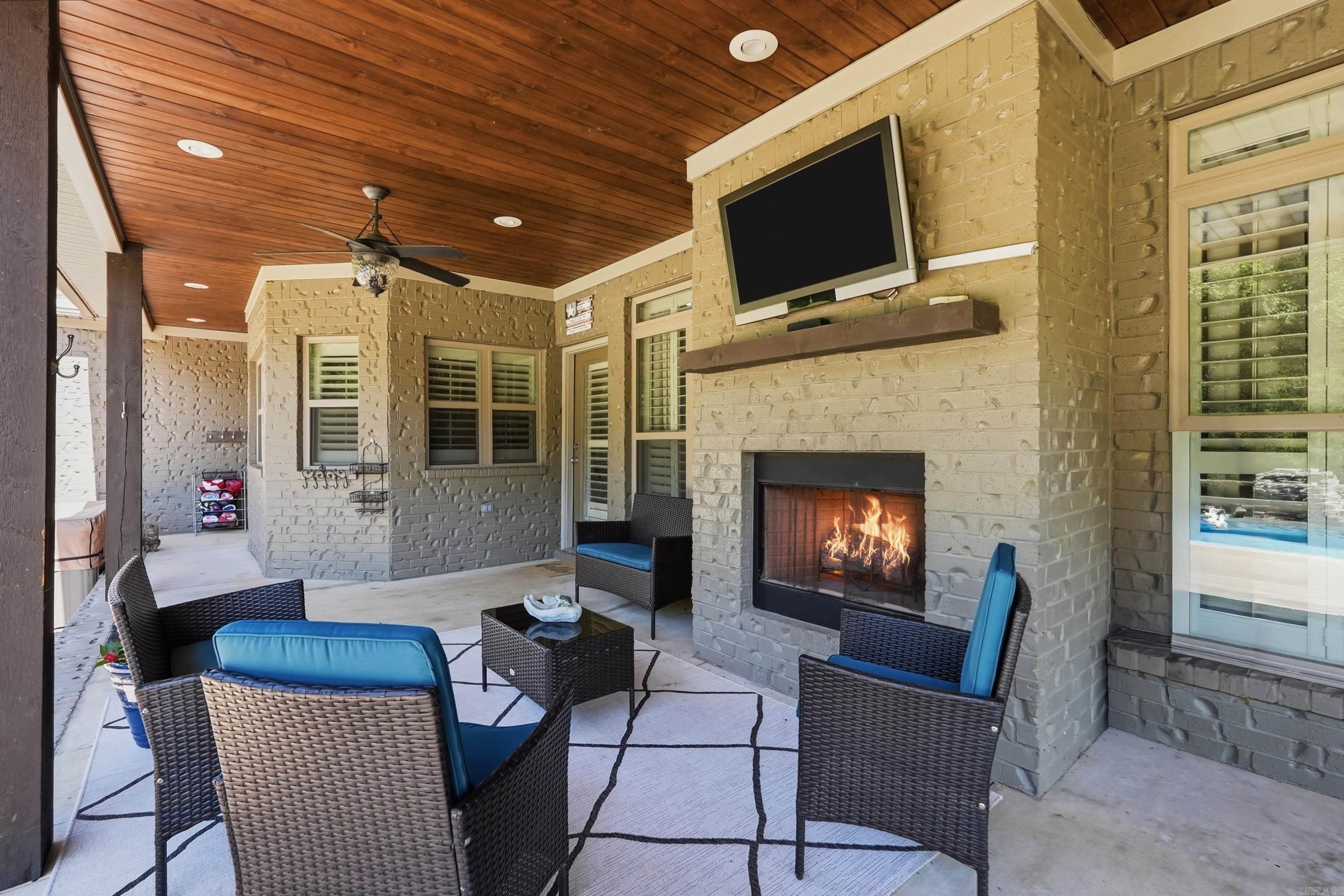 HUNTINGTON ESTATES - Residential
