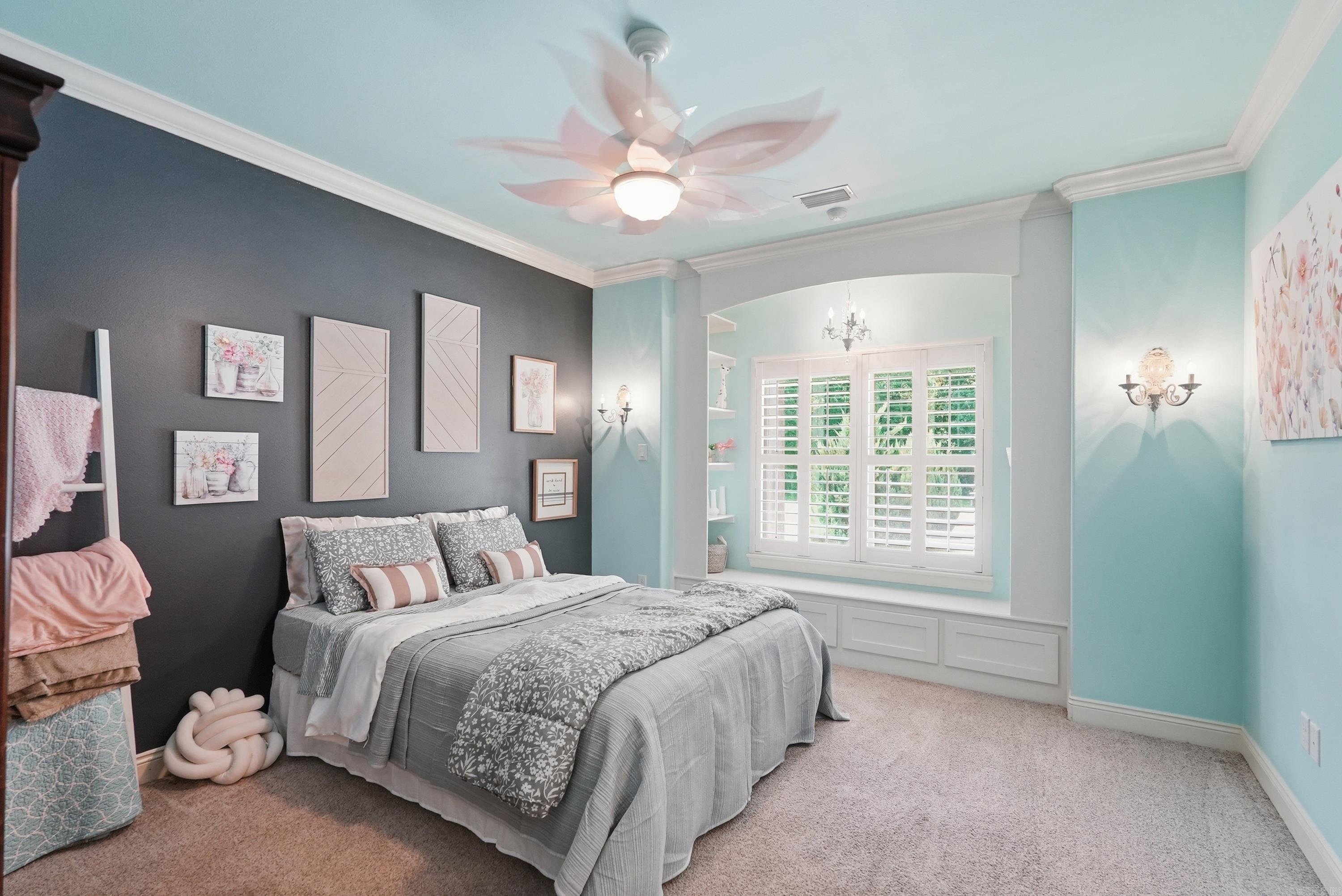 HUNTINGTON ESTATES - Residential