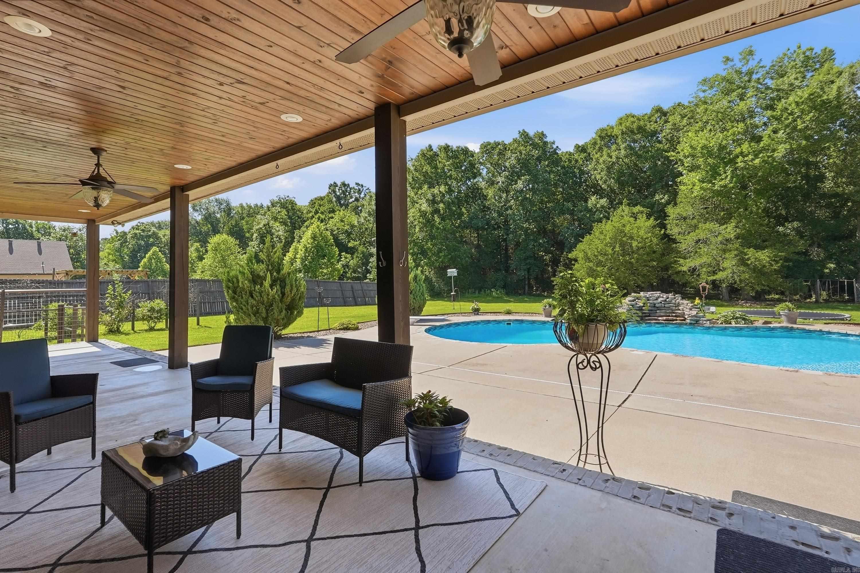 HUNTINGTON ESTATES - Residential