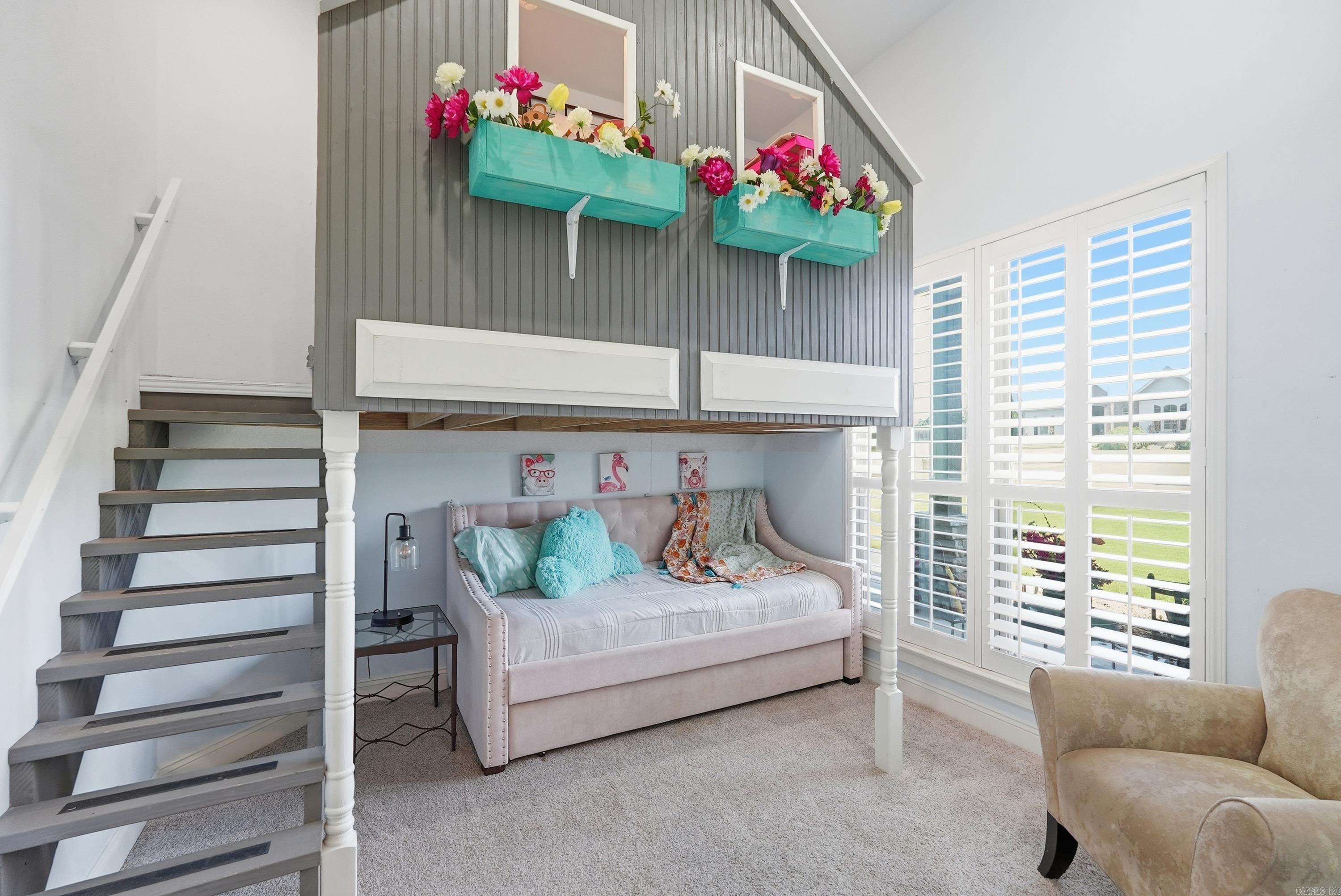 HUNTINGTON ESTATES - Residential