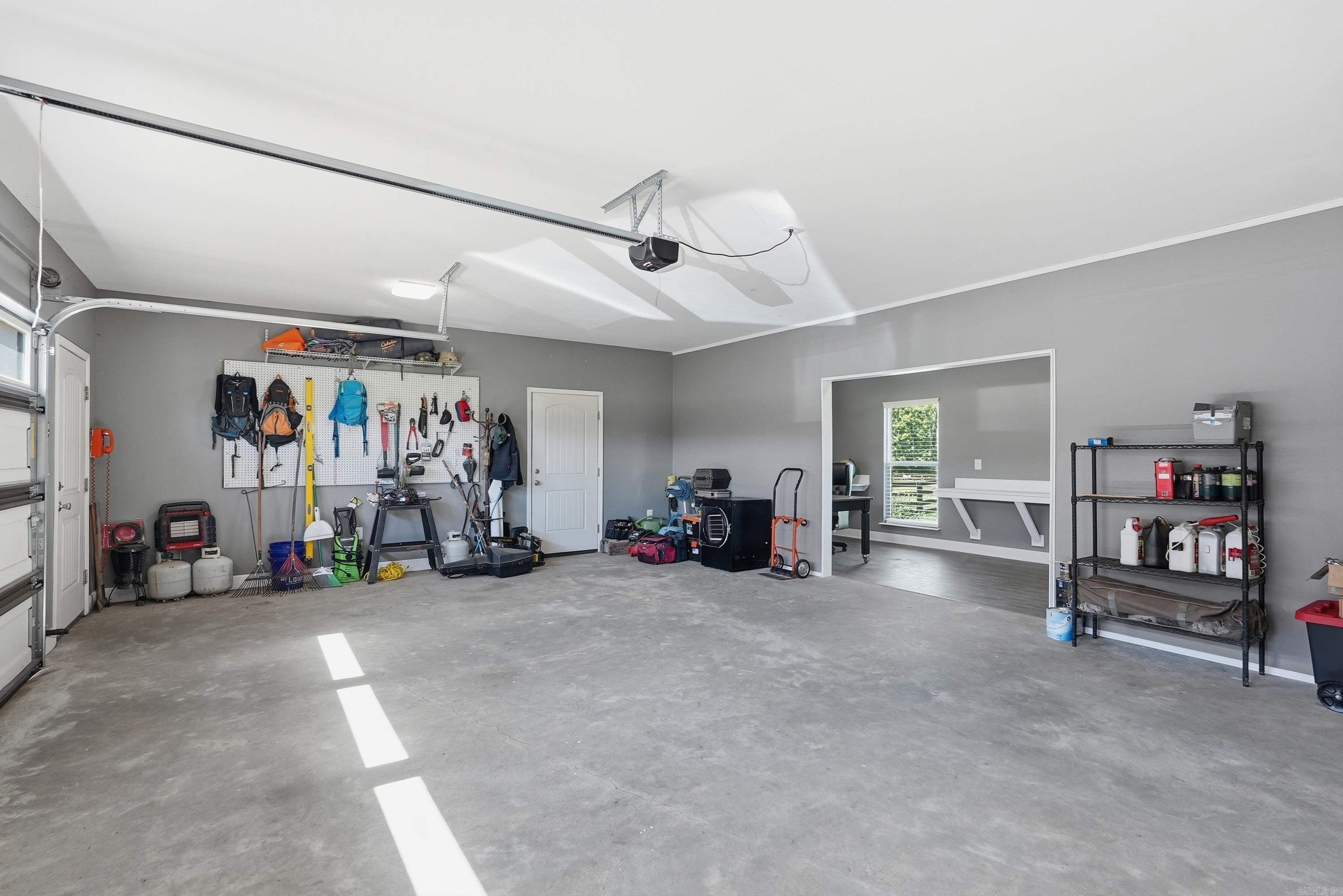 HUNTINGTON ESTATES - Residential