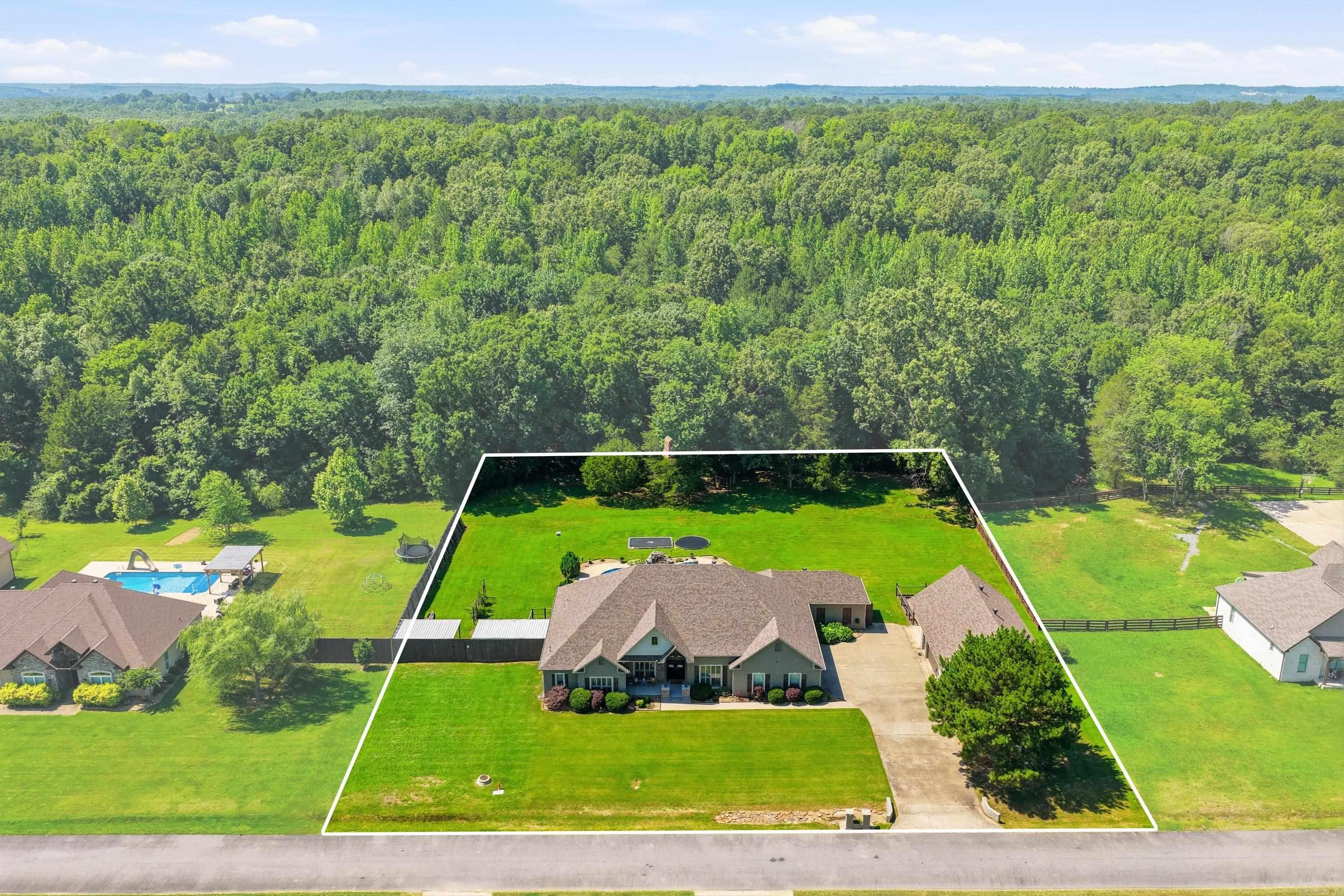 HUNTINGTON ESTATES - Residential