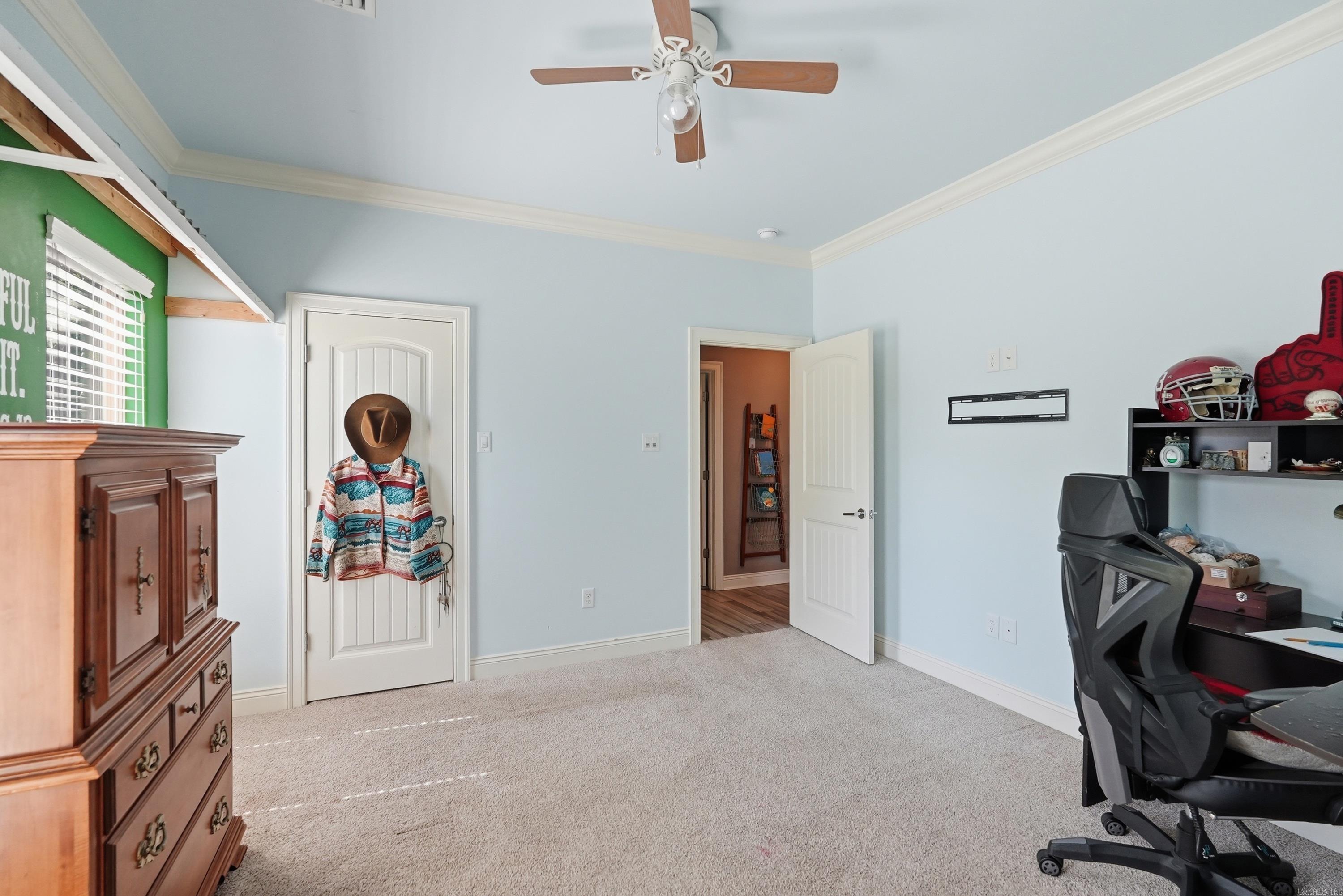 HUNTINGTON ESTATES - Residential