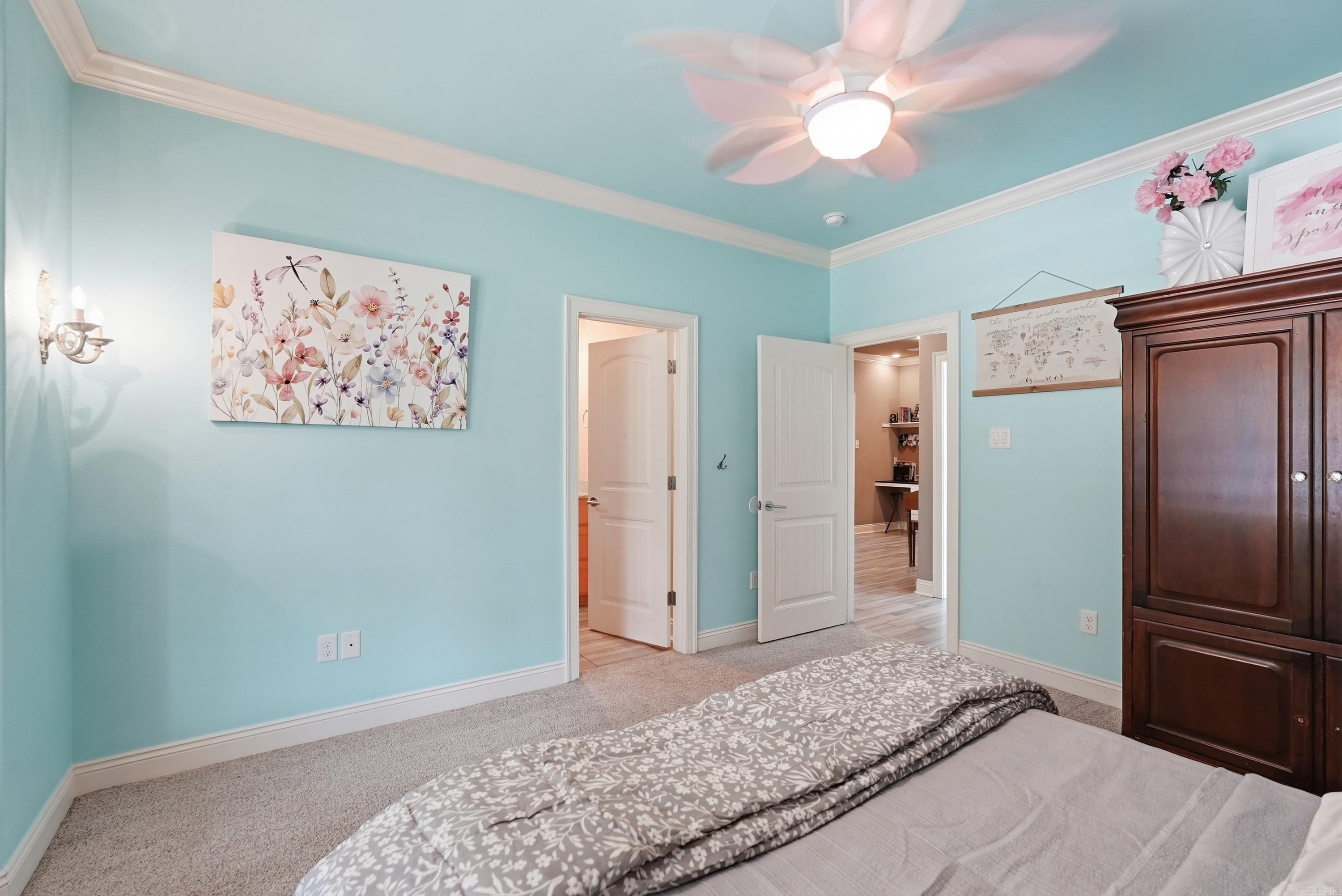 HUNTINGTON ESTATES - Residential