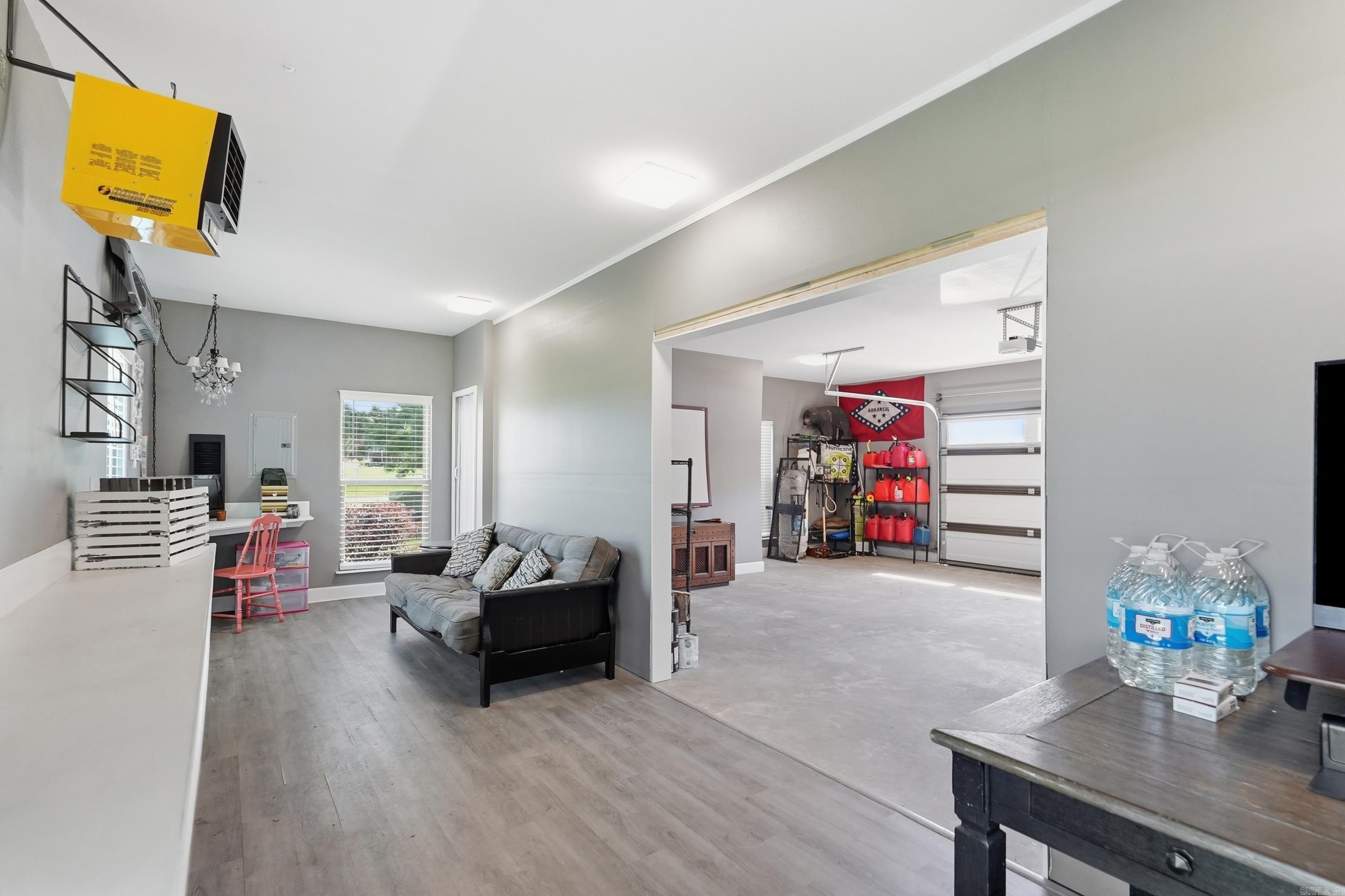 HUNTINGTON ESTATES - Residential
