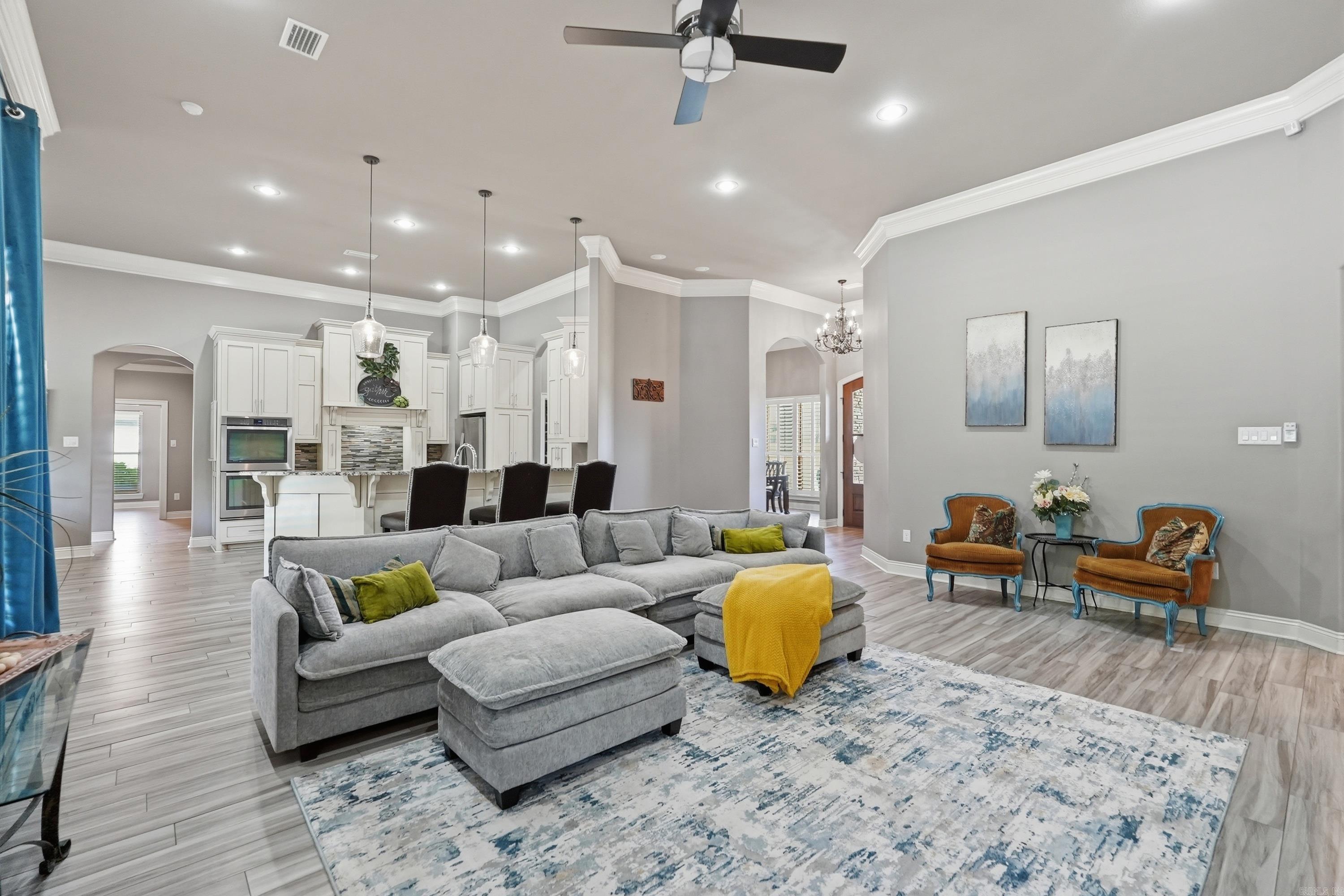 HUNTINGTON ESTATES - Residential