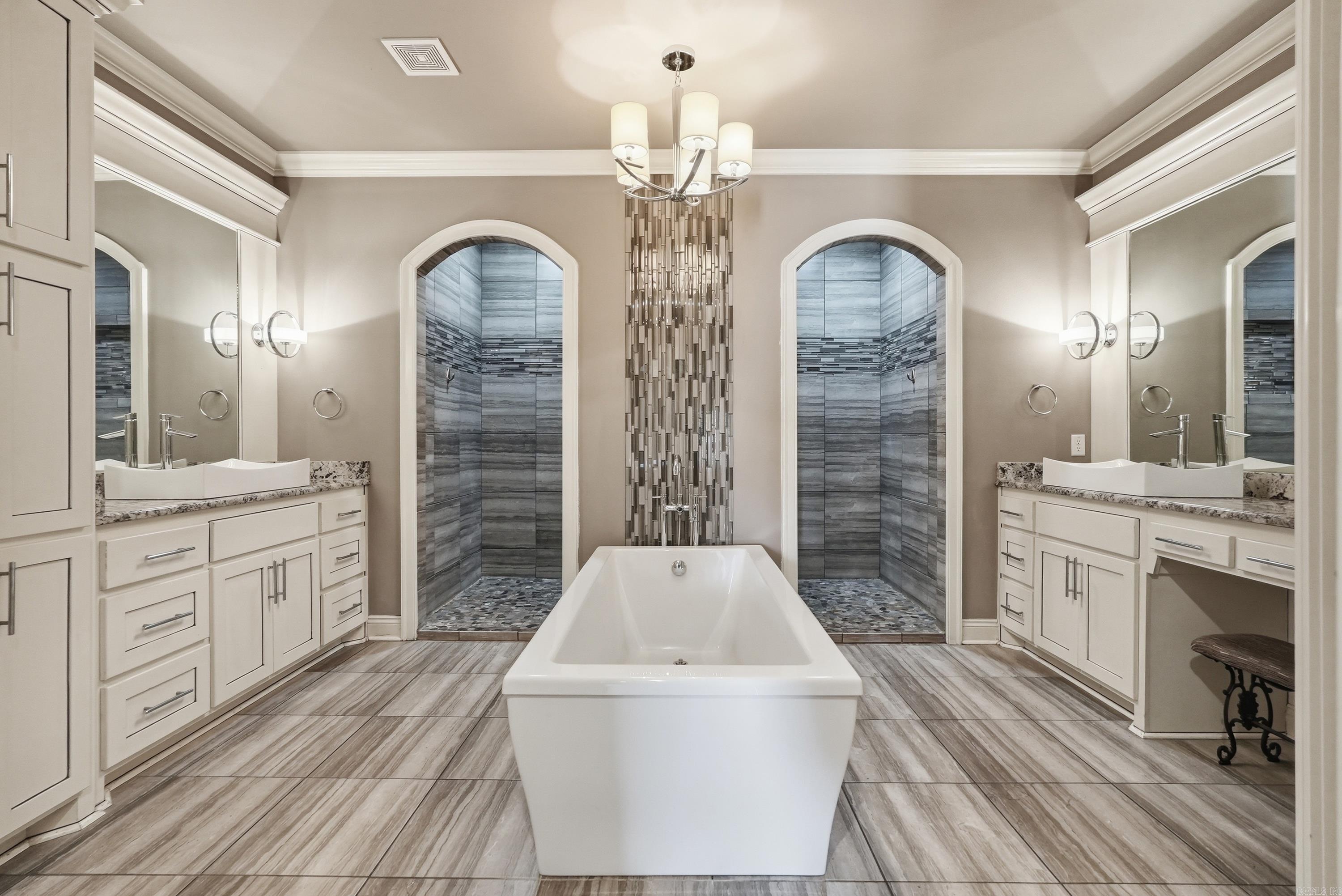 HUNTINGTON ESTATES - Residential