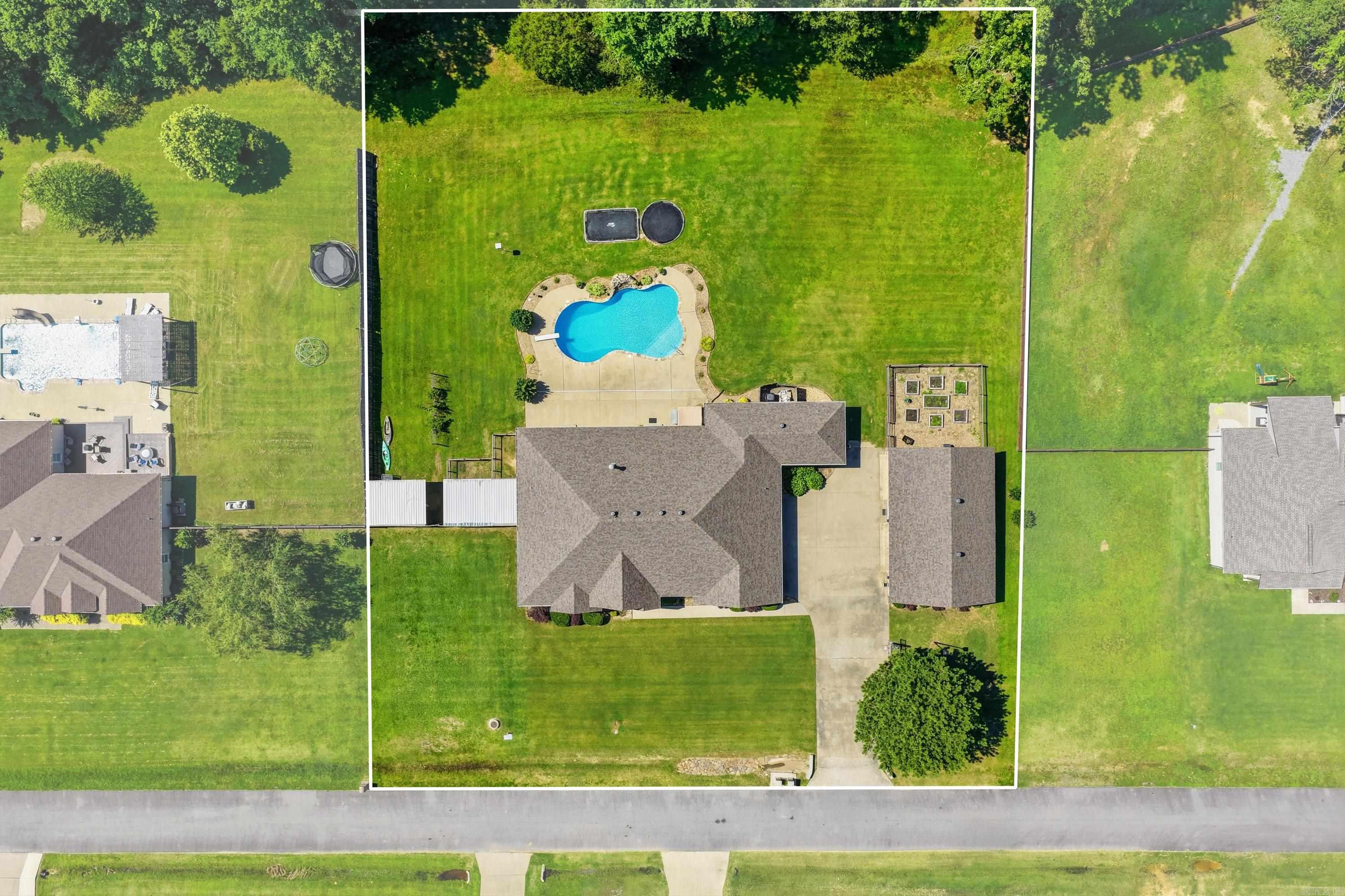 HUNTINGTON ESTATES - Residential