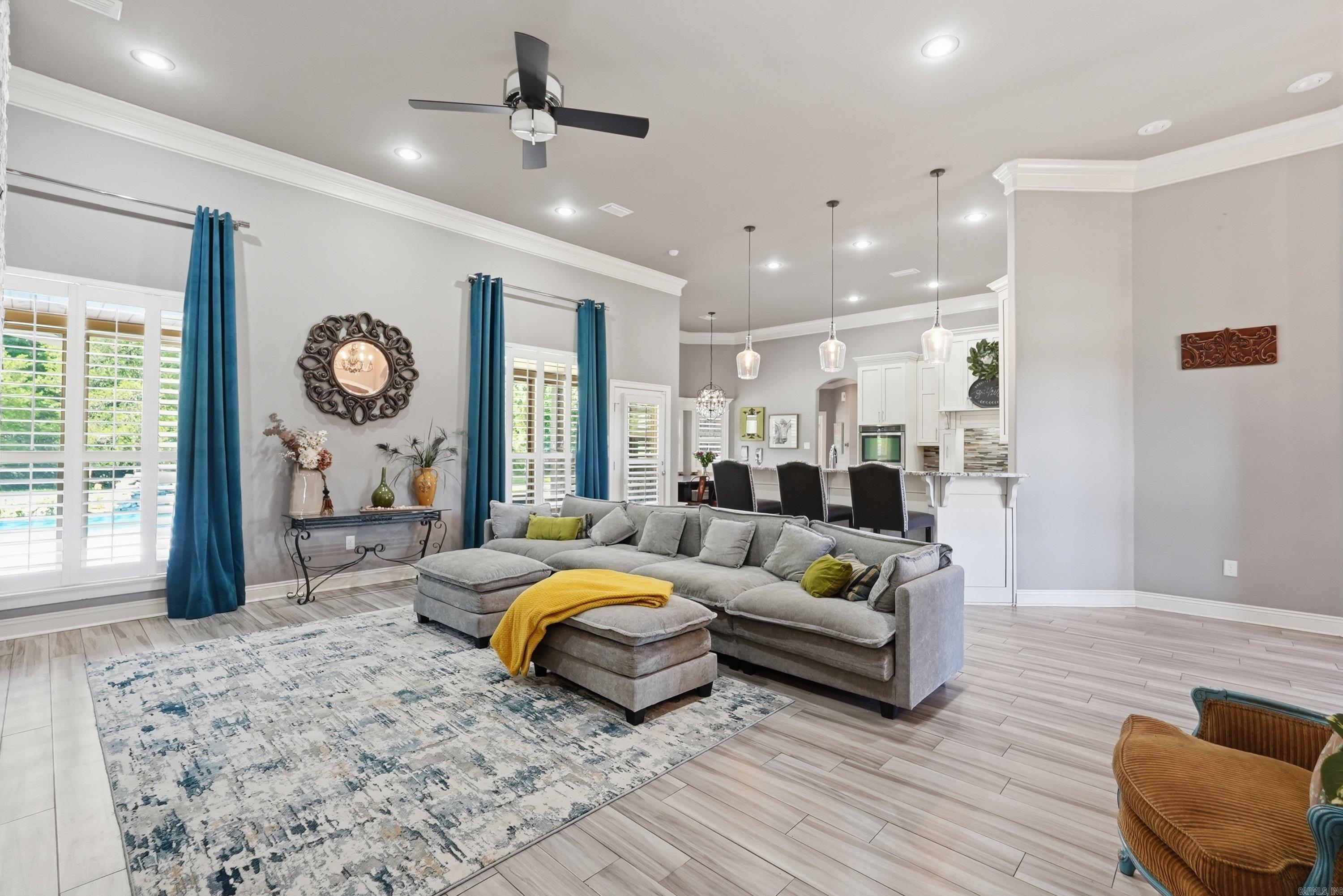 HUNTINGTON ESTATES - Residential