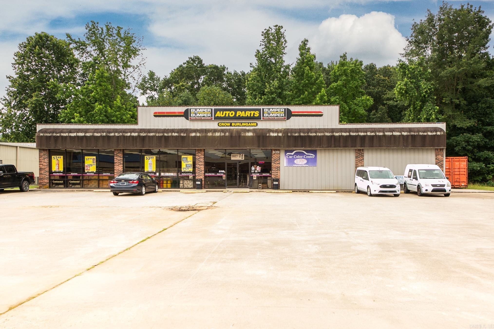 Prime commercial space at 109 Plaza Blvd in Cabot, AR is available! Currently occupied by Bumper to Bumper, this property offers high visibility and accessibility in a bustling area. Features include ample square footage, generous parking, and easy access to highways. Ideal for retail or service businesses looking to thrive in a growing community.