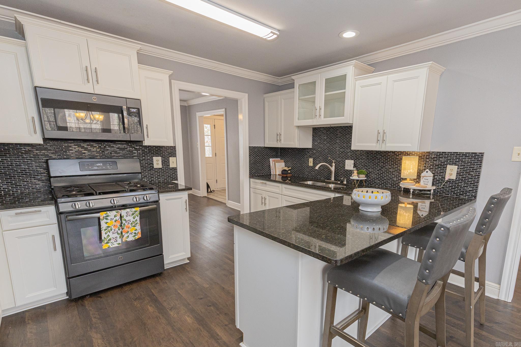 RIVER OAKS - Residential