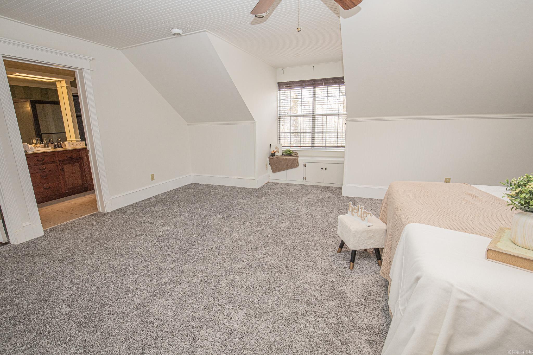 RIVER OAKS - Residential
