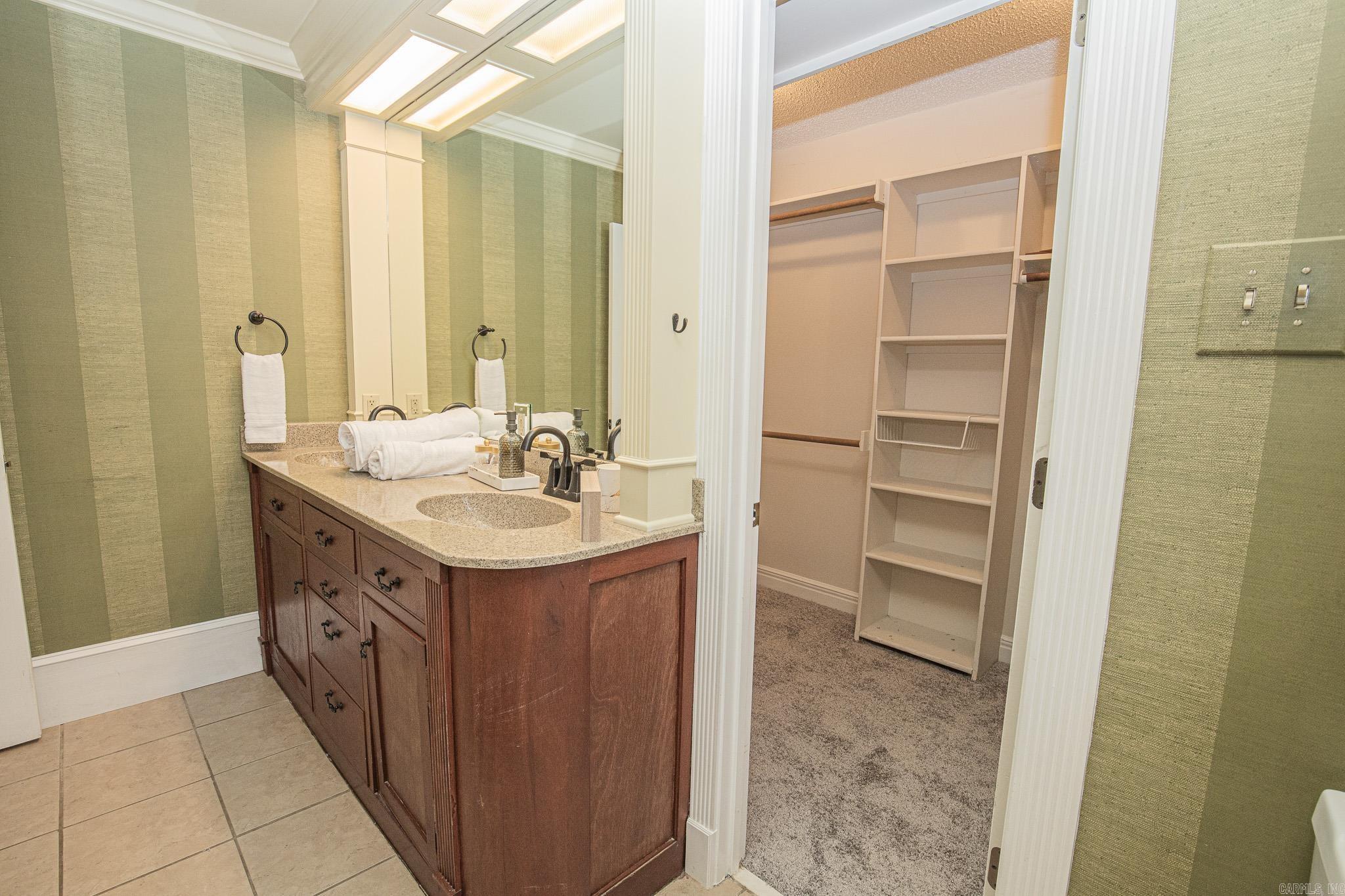 RIVER OAKS - Residential