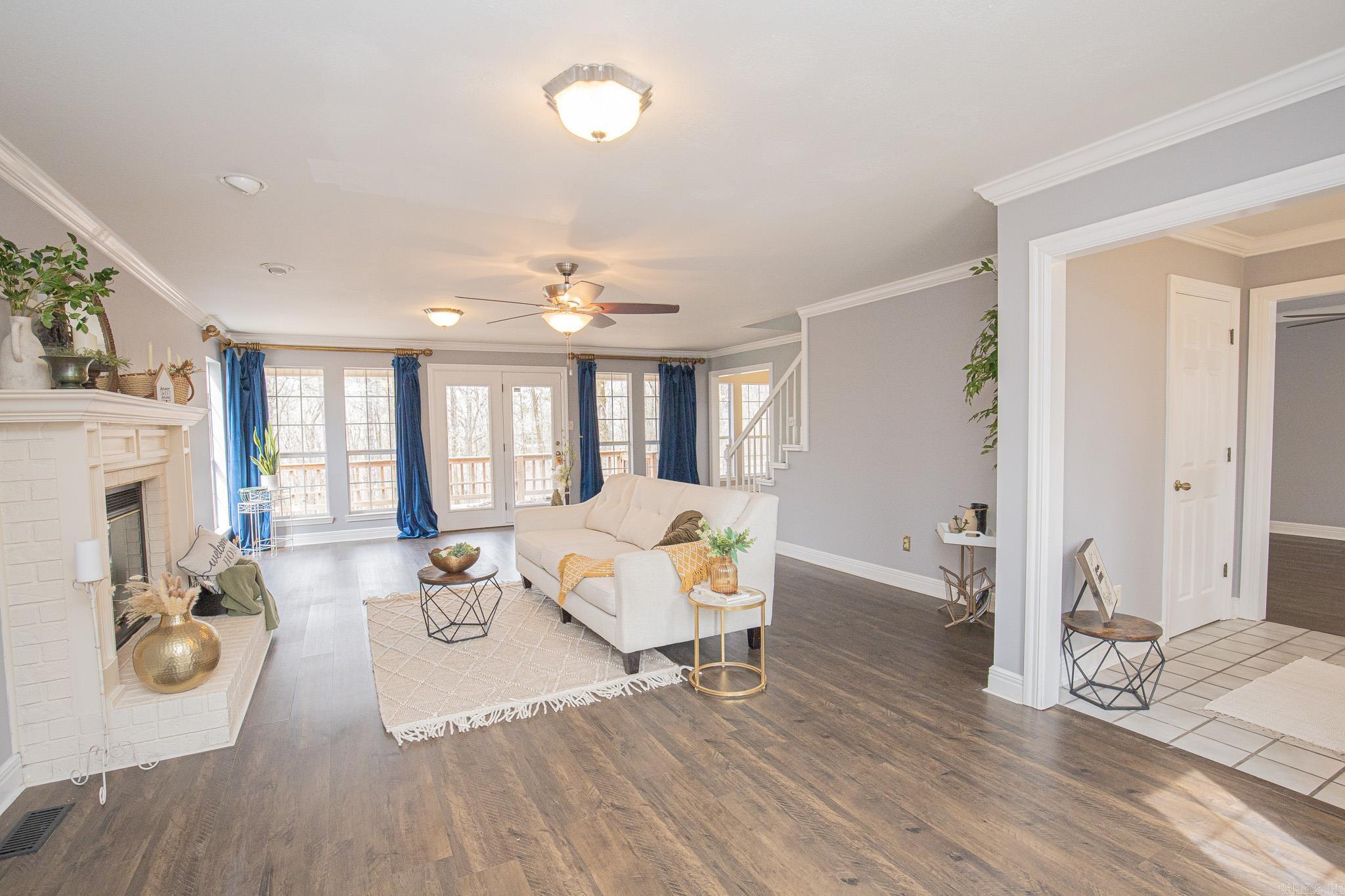 RIVER OAKS - Residential