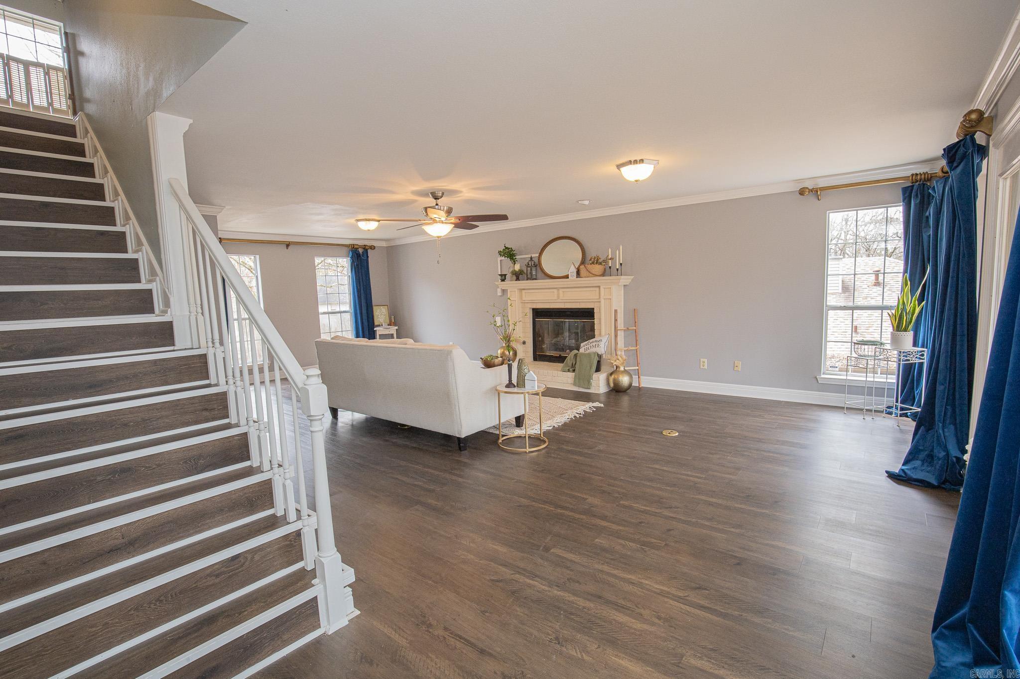 RIVER OAKS - Residential