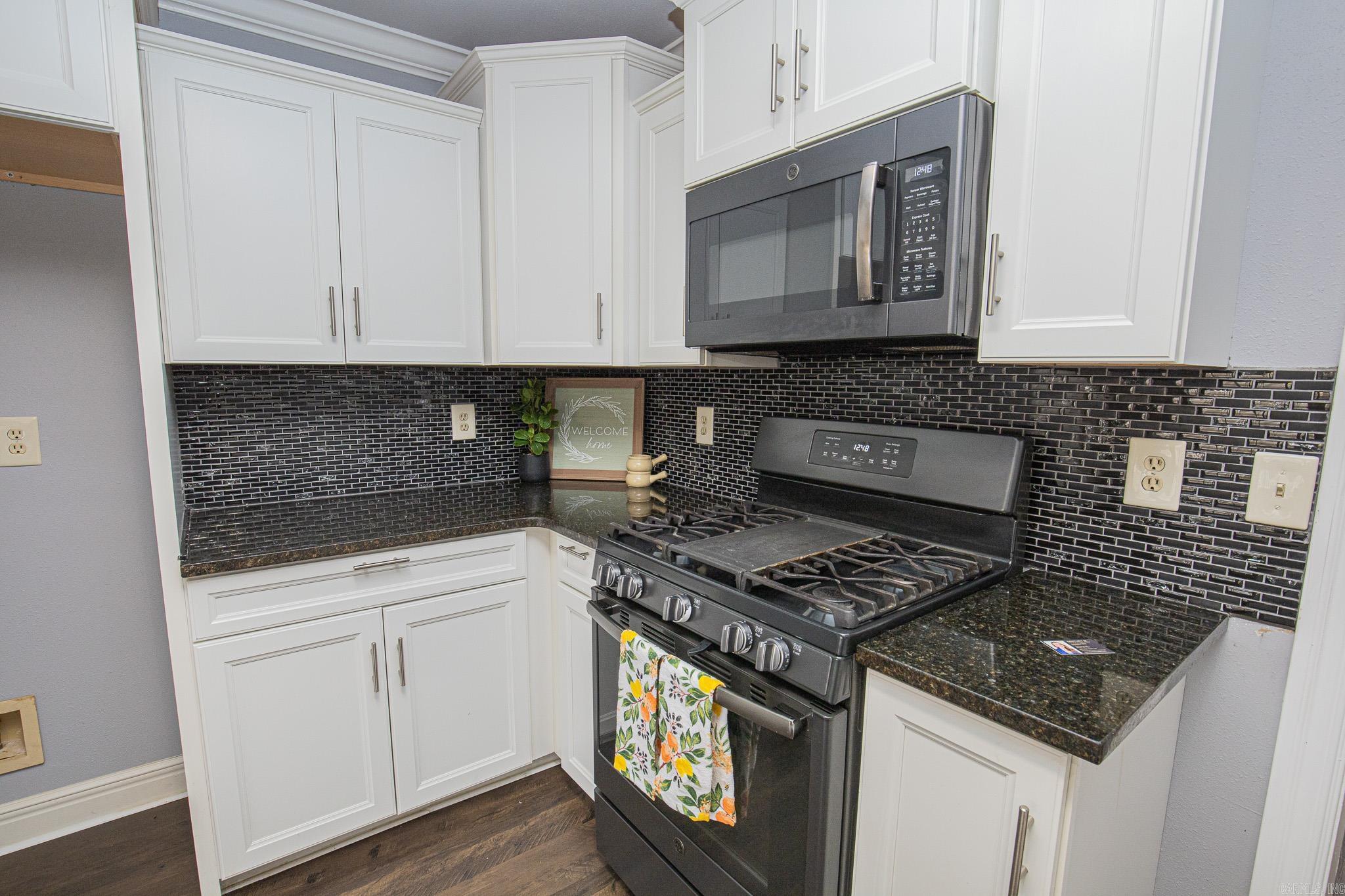RIVER OAKS - Residential