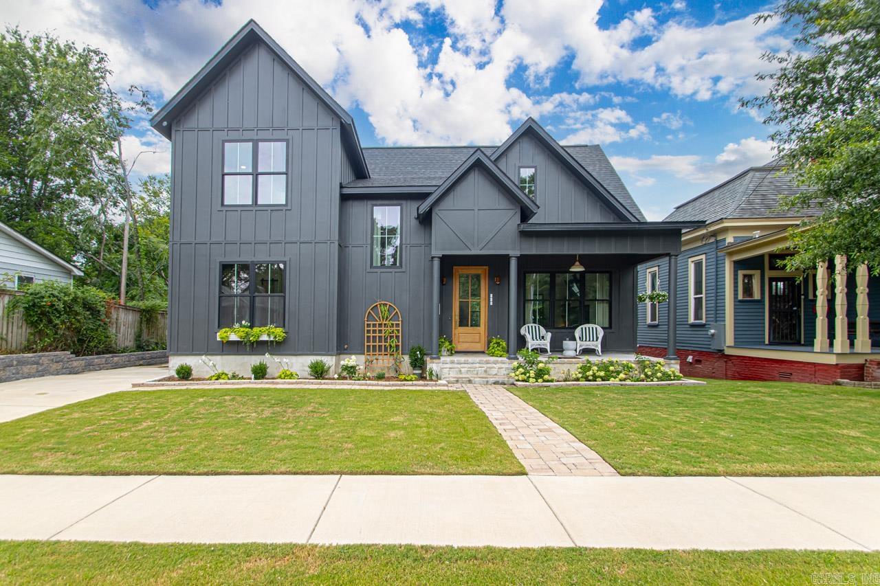 Built to fit right into the charm of the Historic Governor's Mansion District with the luxury of a new construction build.  This 2,576 square foot house with an additional 500 sq ft in covered porches make this the perfect place to call home! 850 sq ft 3-bay garage equipped with 220 outlets to set up your shop or charge your vehicles. 10 minute walk to SOMA and a 5 minute walk to the newly built Pettaway Square. With convenient access to I-30, 630, and a 1 mile drive into downtown, commuting is a breeze to wherever you need to go!  Home is located in the CZDC (Capitol Zoning District Commission)