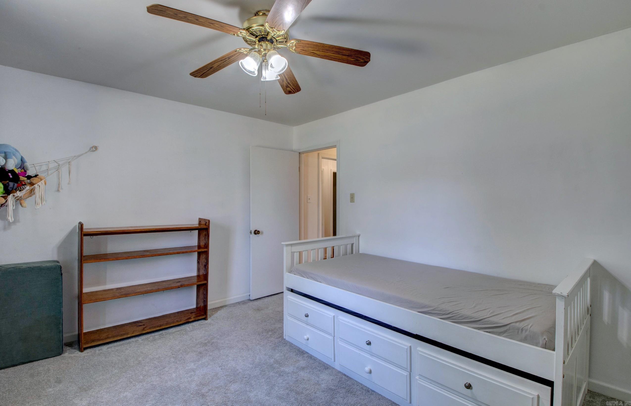 COUNTRY WOOD SUB UNIT - Residential