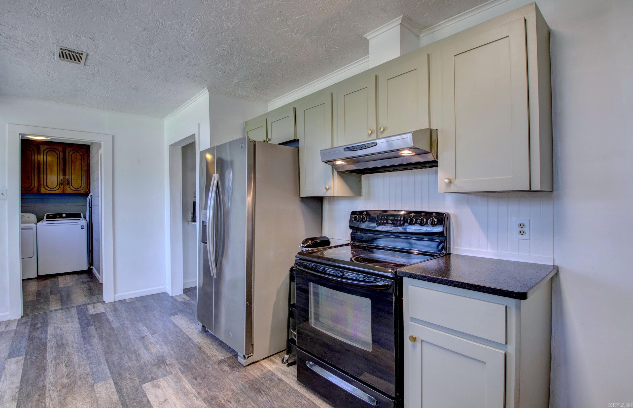 COUNTRY WOOD SUB UNIT - Residential