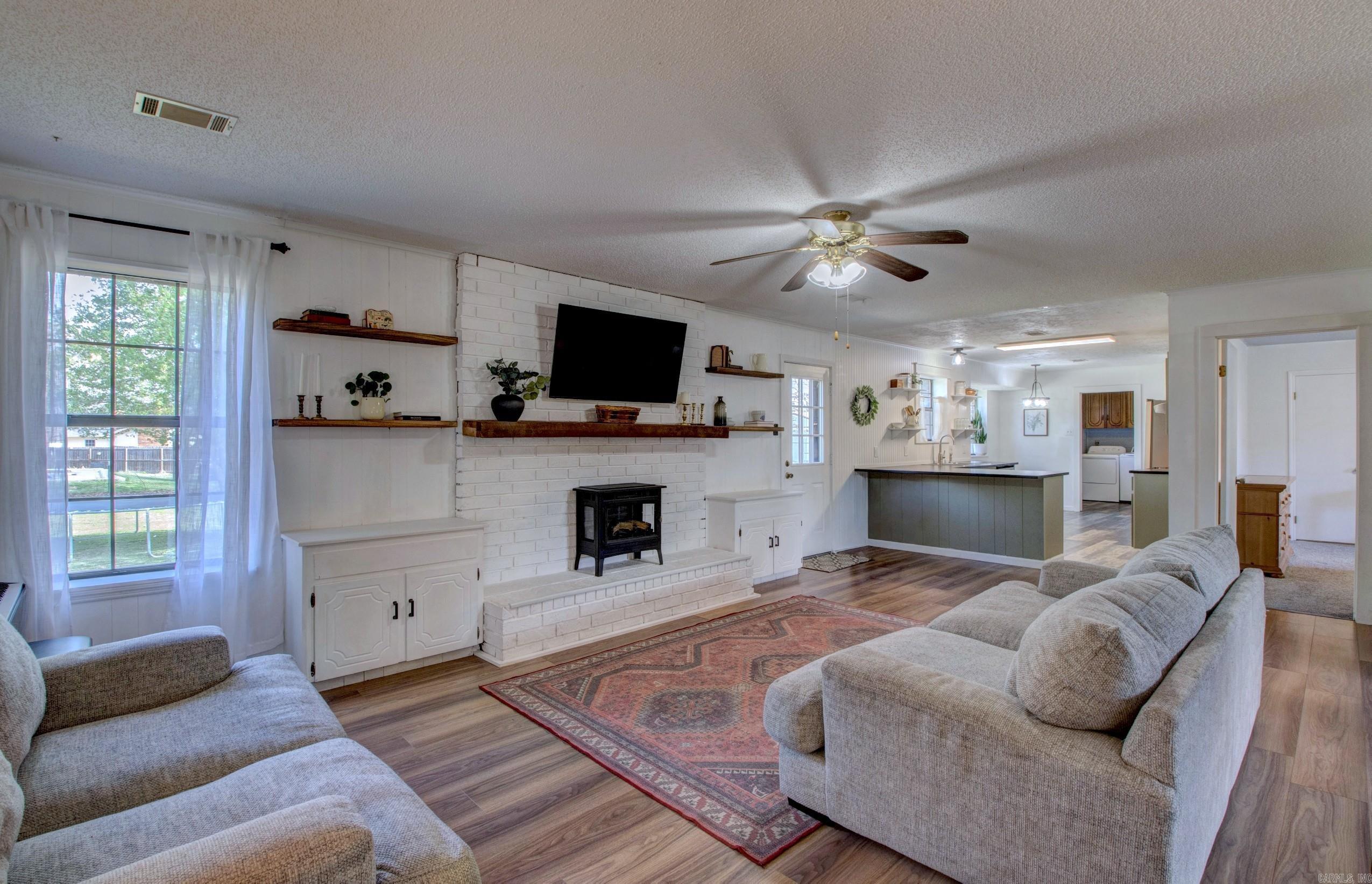 COUNTRY WOOD SUB UNIT - Residential