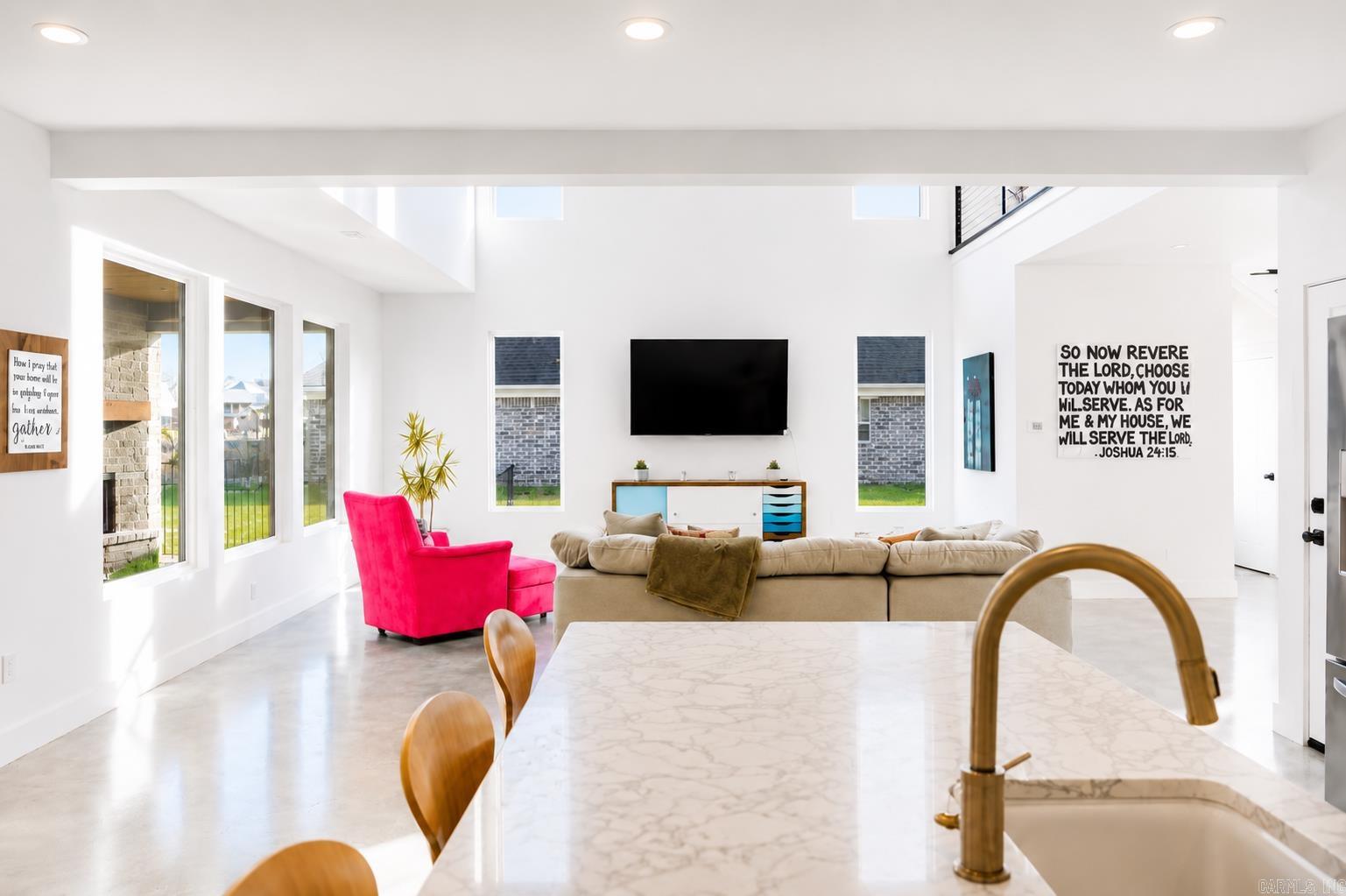 HURRICANE LAKE EST - Residential