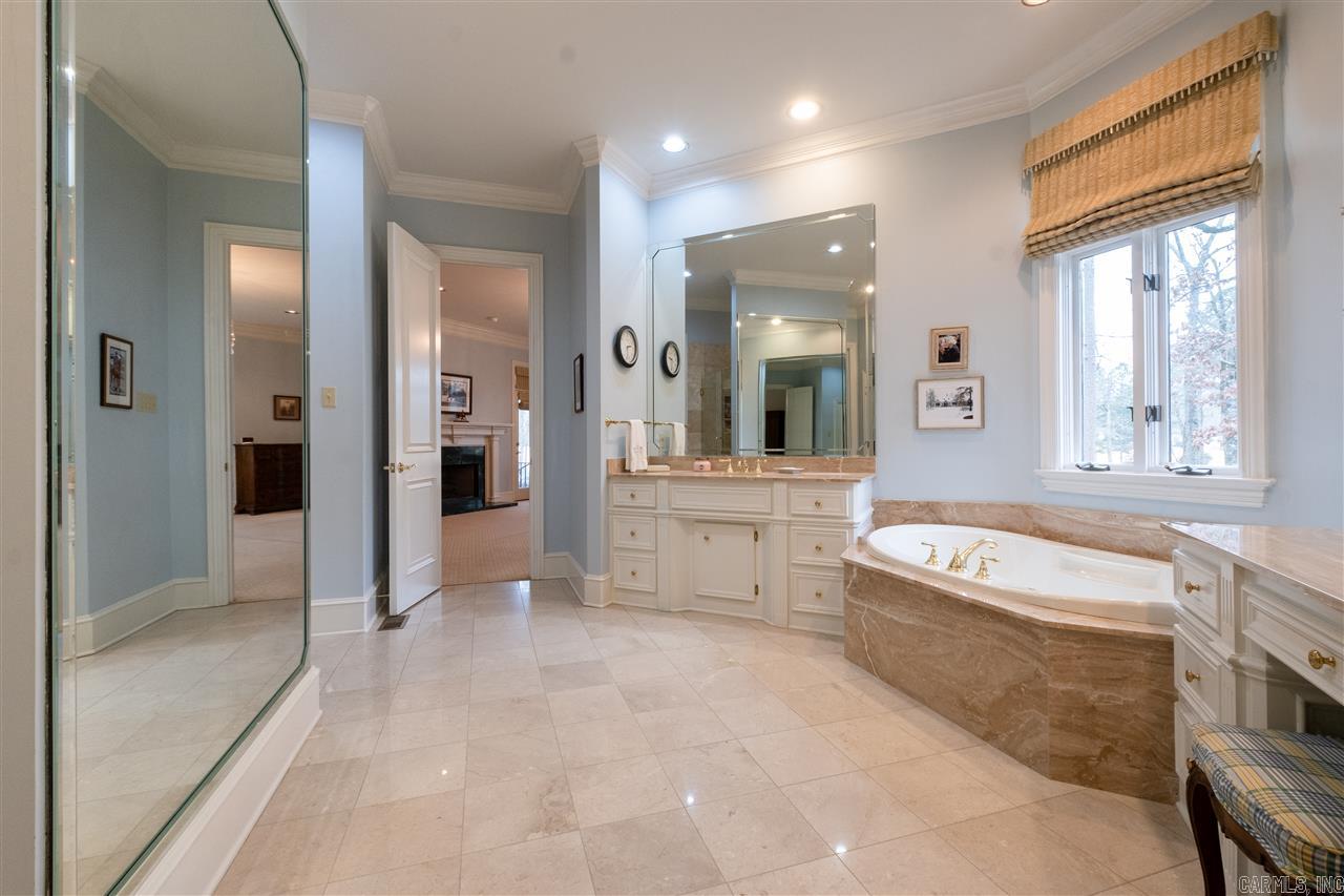 CHENAL VALLEY BRETAGNE CIRCLE - Residential