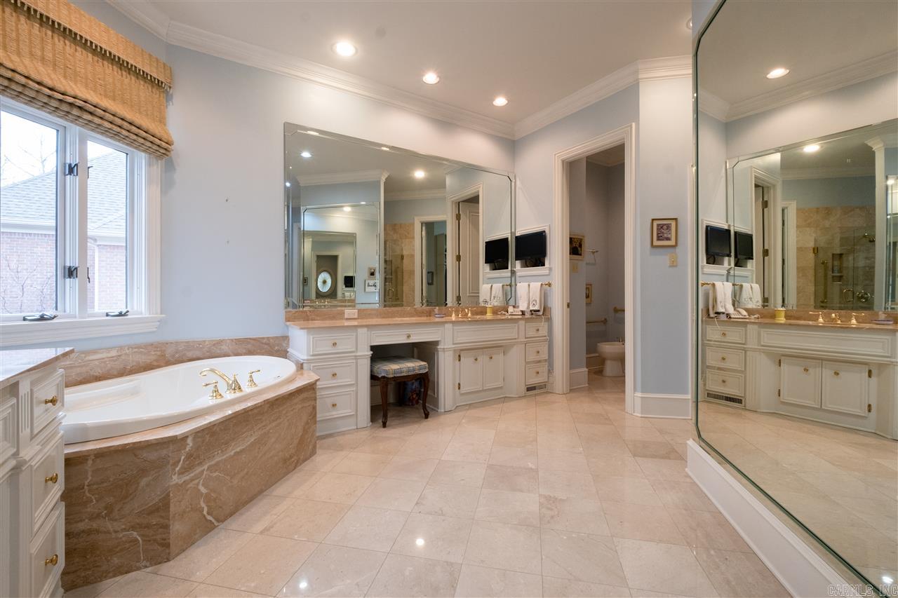 CHENAL VALLEY BRETAGNE CIRCLE - Residential