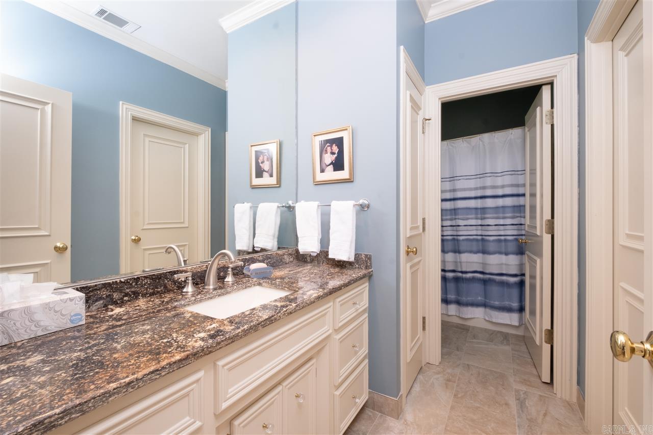 CHENAL VALLEY BRETAGNE CIRCLE - Residential