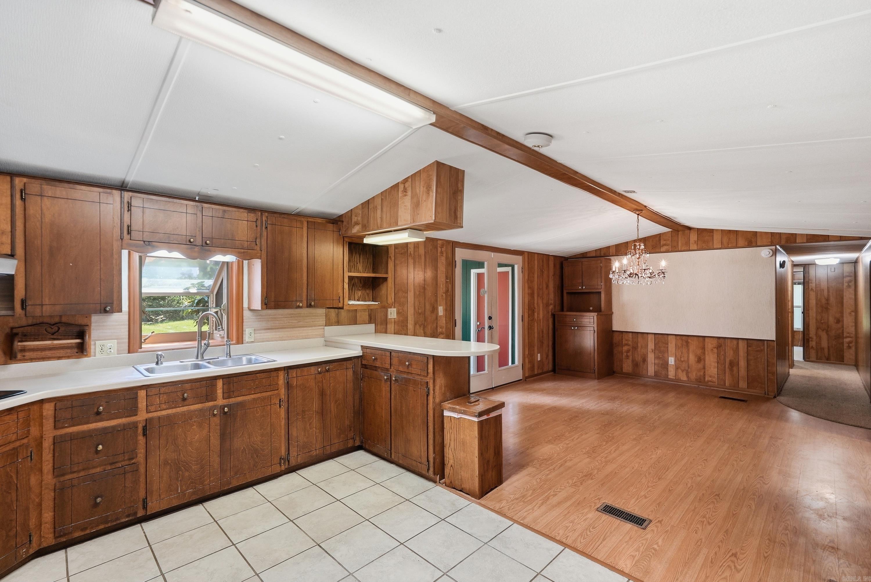 ADAMS BOAT LANDING - Residential