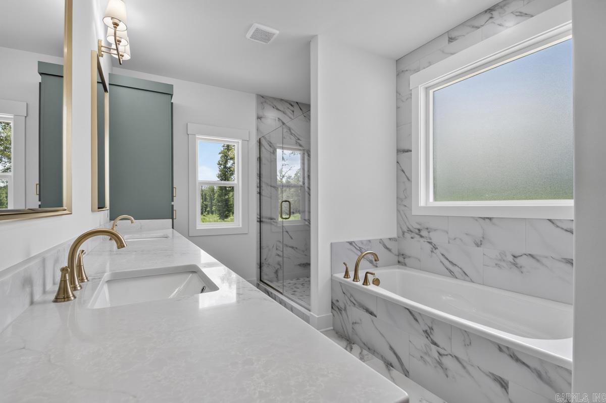 DETONTI PLACE PHASE I - Residential