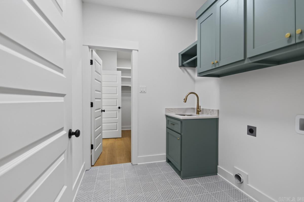 DETONTI PLACE PHASE I - Residential