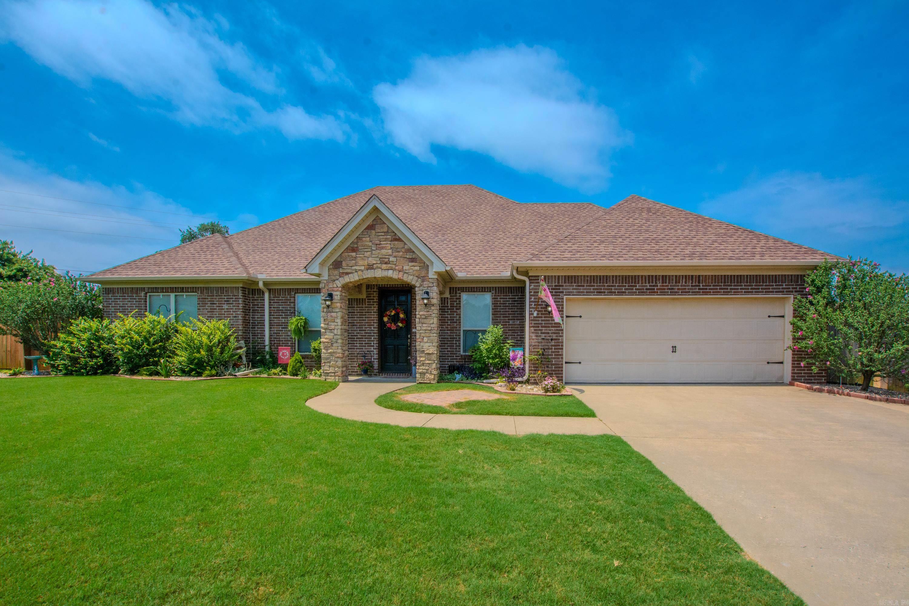 Welcome to this gorgeous 3 bed/2 bath home in a cul-de-sac! This home offers a split floor plan has granite counter tops, new flooring and paint! It has a large laundry room, and a bonus room for storage or an office. The backyard is an oasis with a beautiful inground pool an oversized shop an a partitioned second part of the back yard for animals or gardening! The roof was replaced in 2024! DONT MISS THIS ONE!! Set up your showing today this is a MUST SEE!!