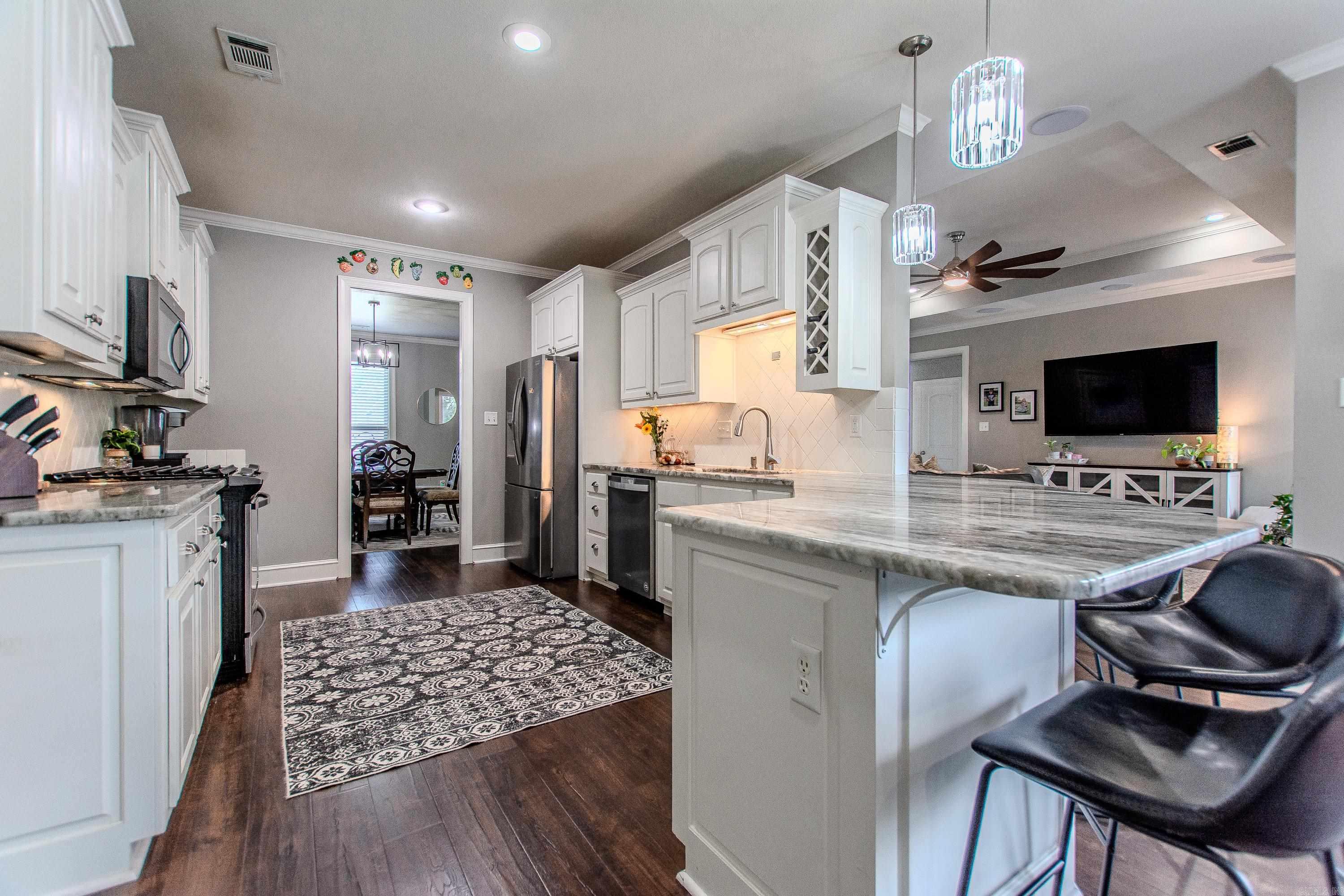 LEGACY VILLAGE - Residential