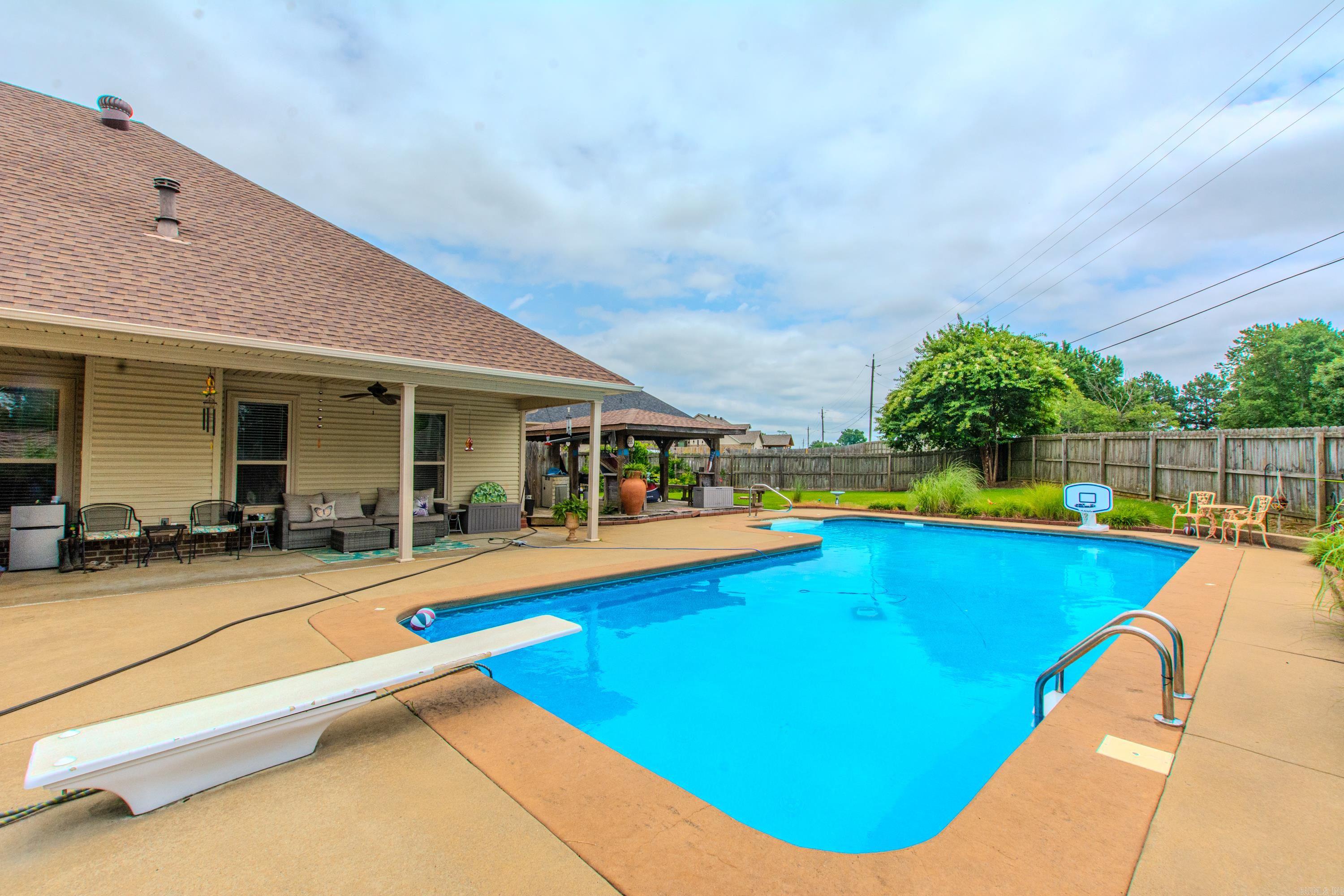 LEGACY VILLAGE - Residential