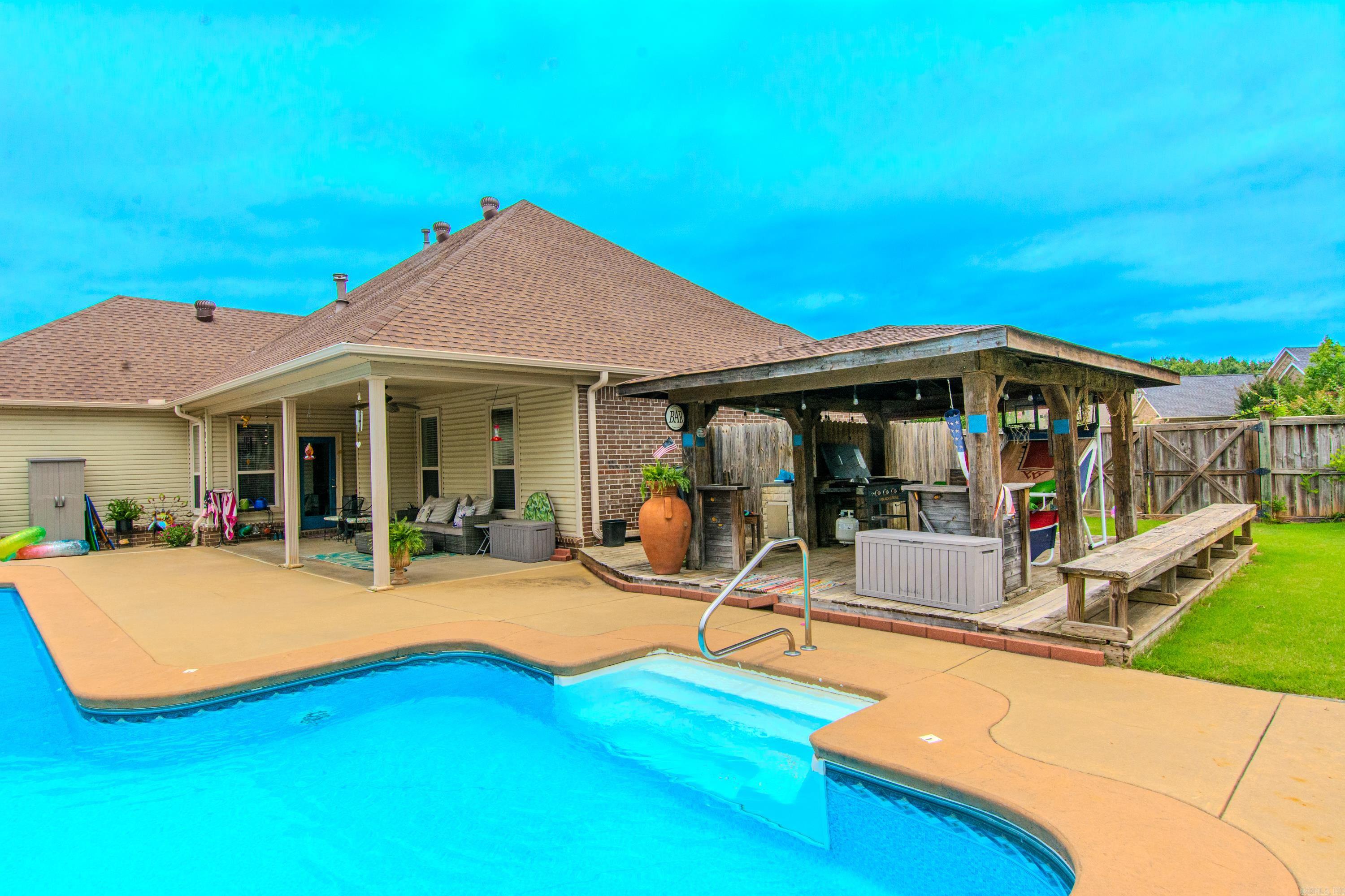 LEGACY VILLAGE - Residential