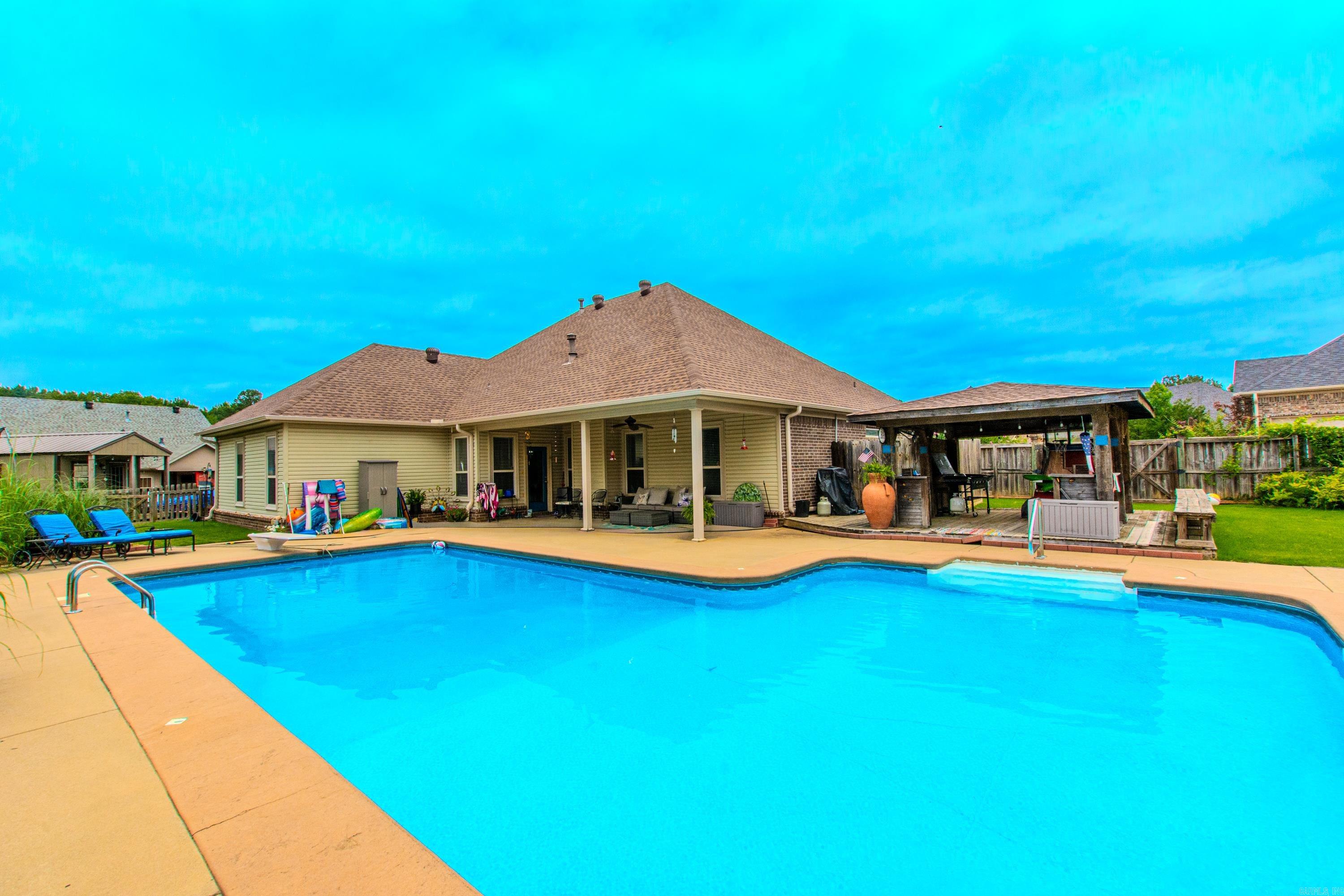 LEGACY VILLAGE - Residential
