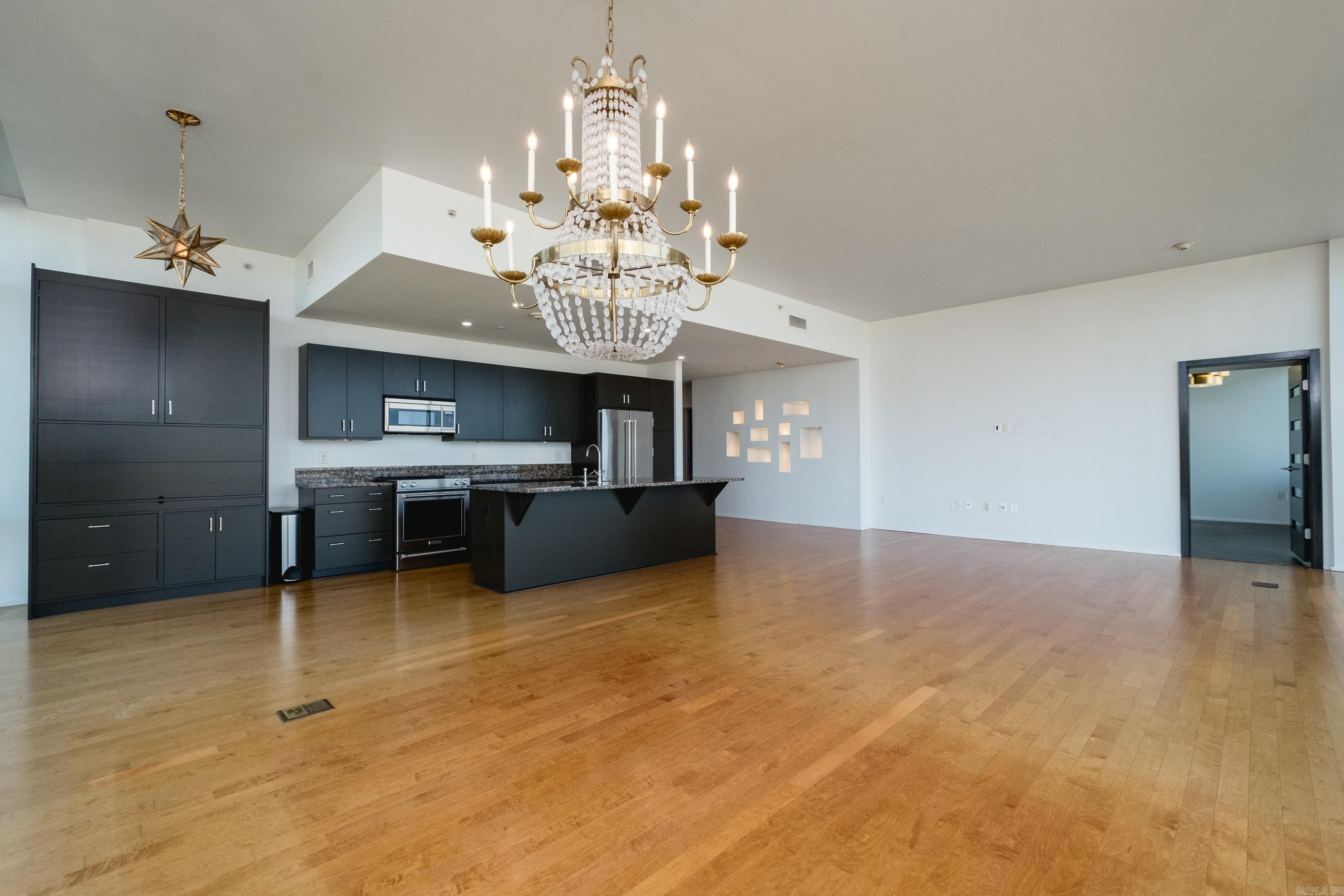 300 THIRD HPR - Residential