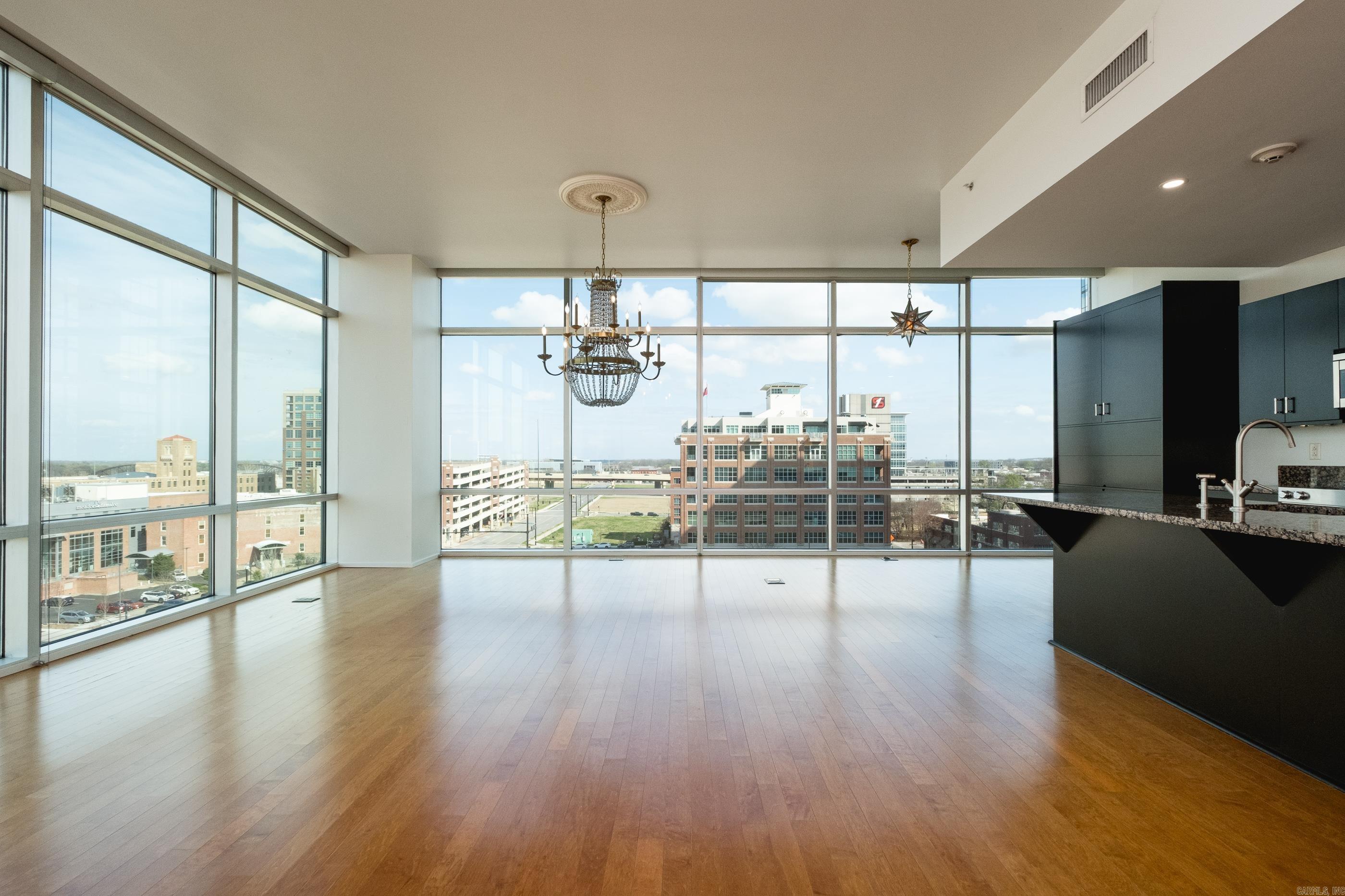 300 THIRD HPR - Residential