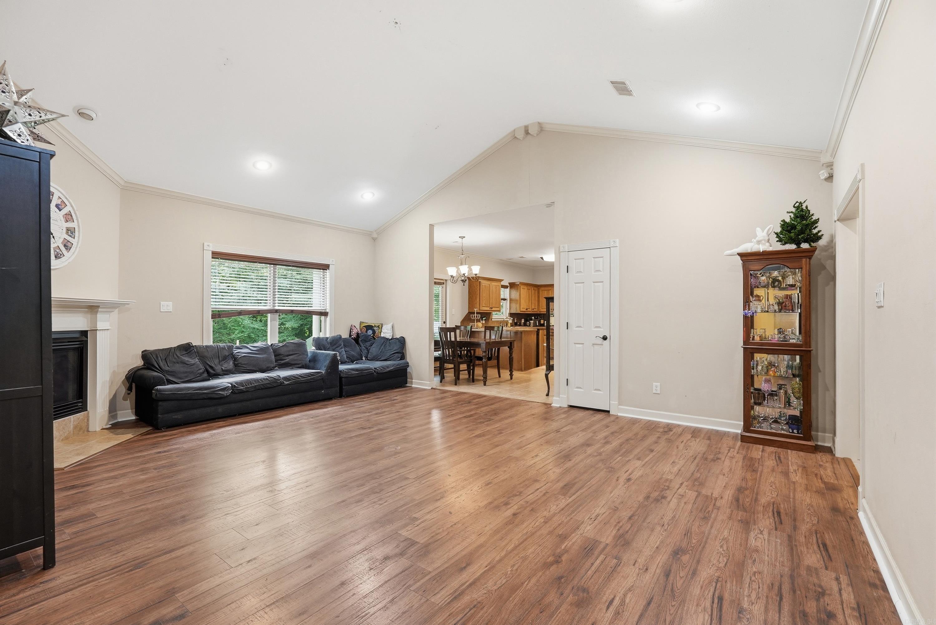 ROLLING BROOK - Residential