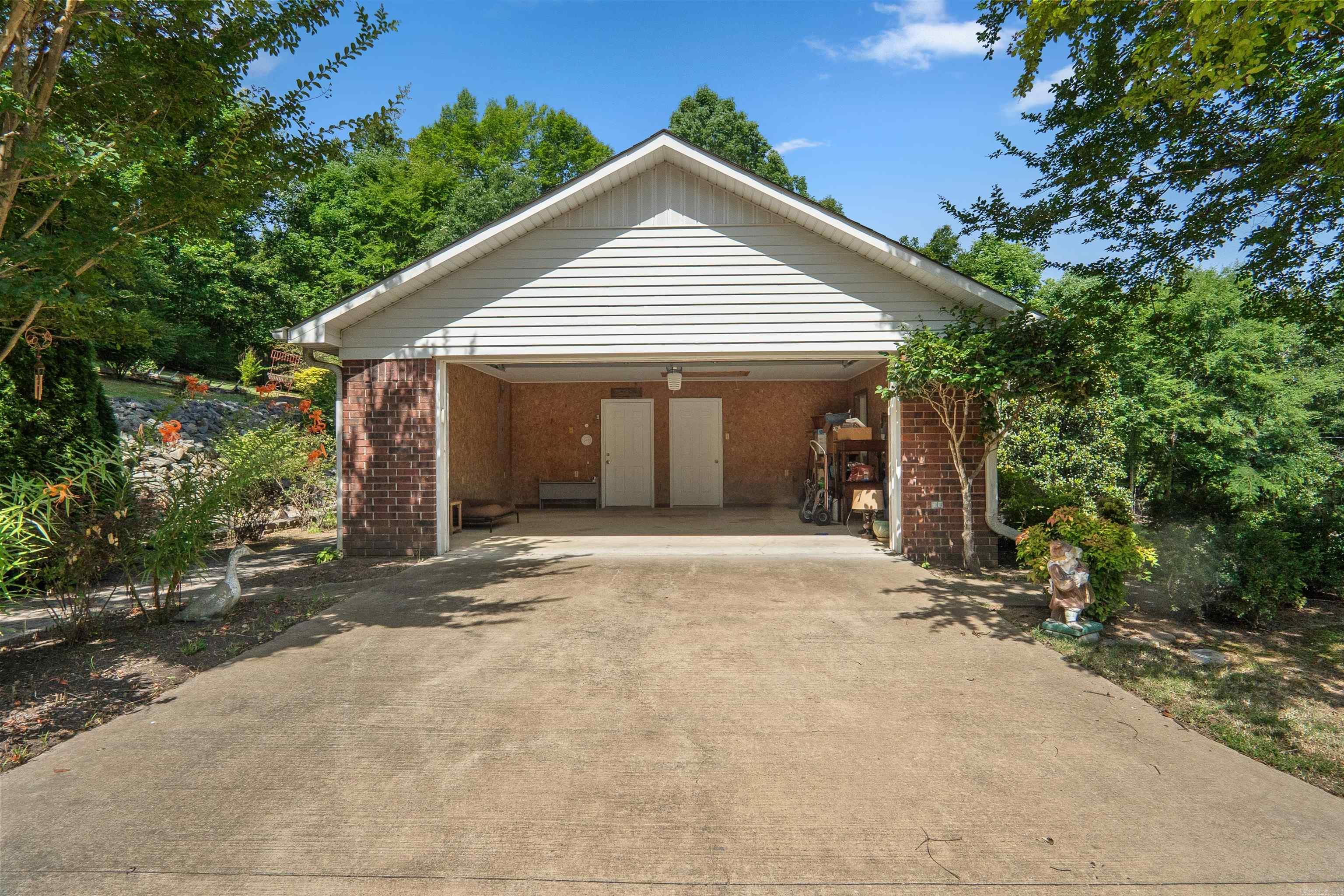 PRIDE MANOR ESTATES - Residential